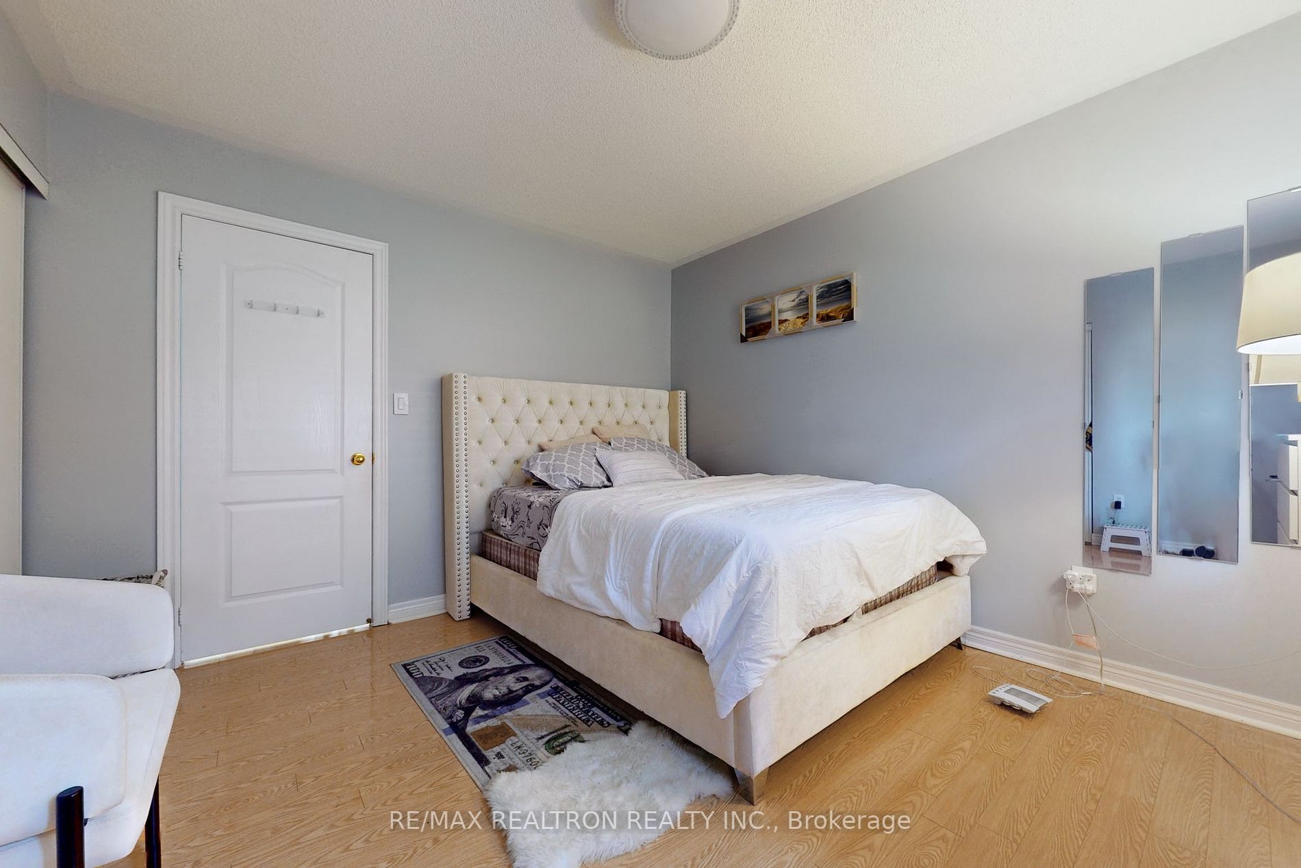 1093 Lamplight Way