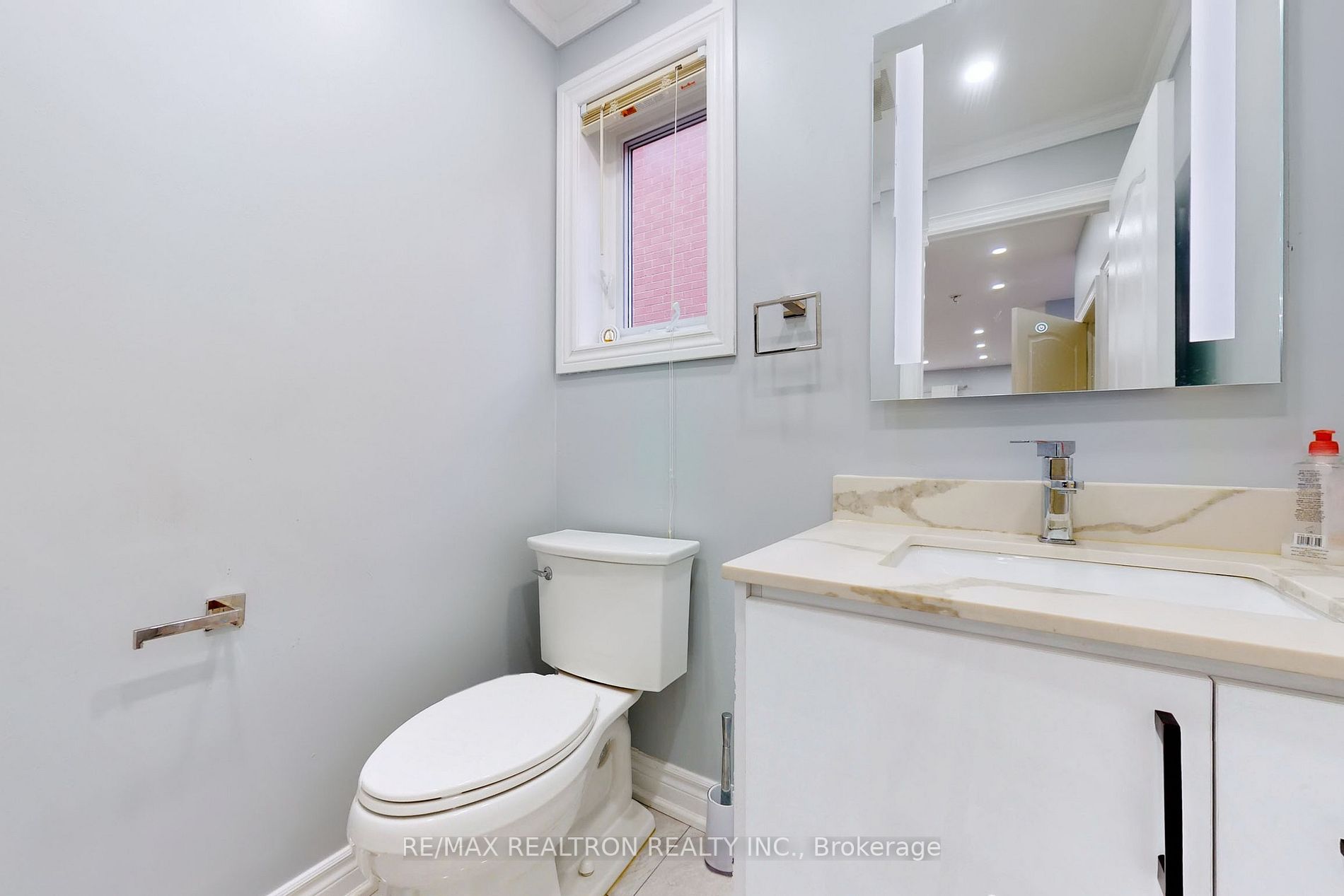 1093 Lamplight Way