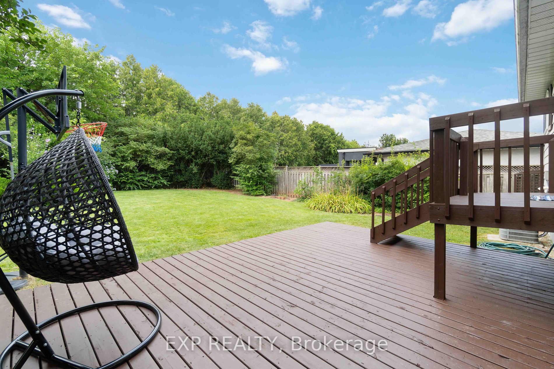 2231 Wyandotte Dr