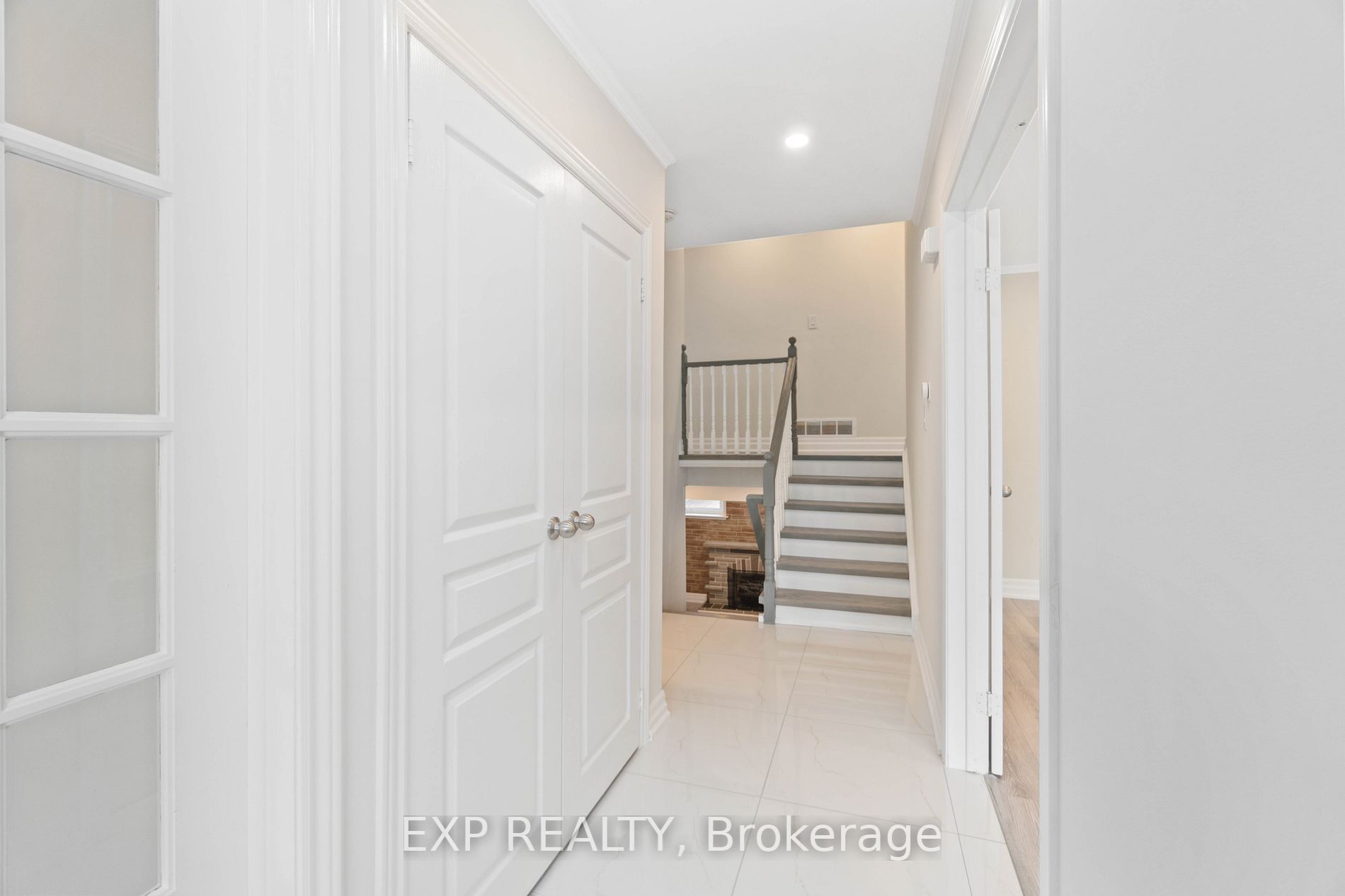 2231 Wyandotte Dr
