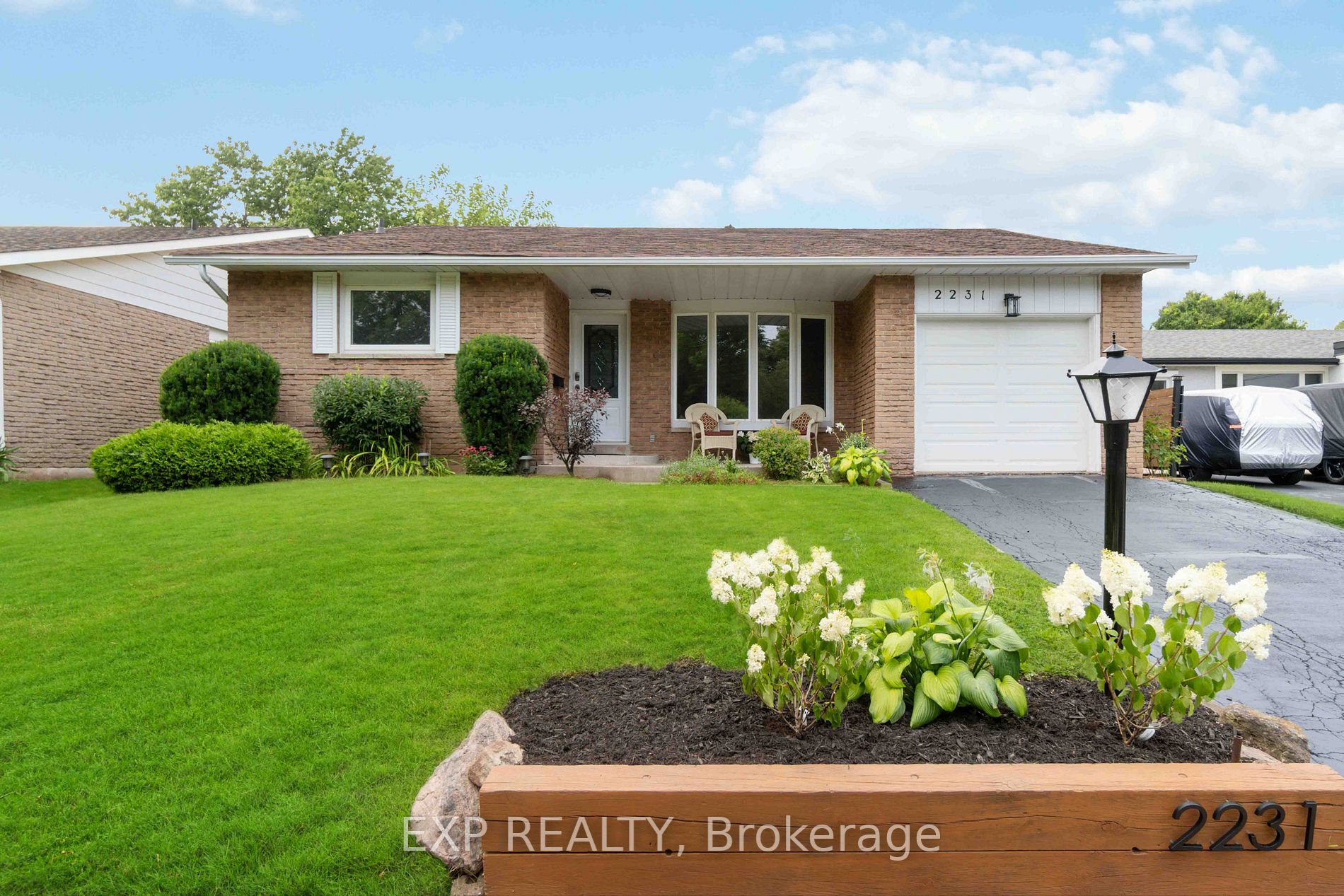 2231 Wyandotte Dr