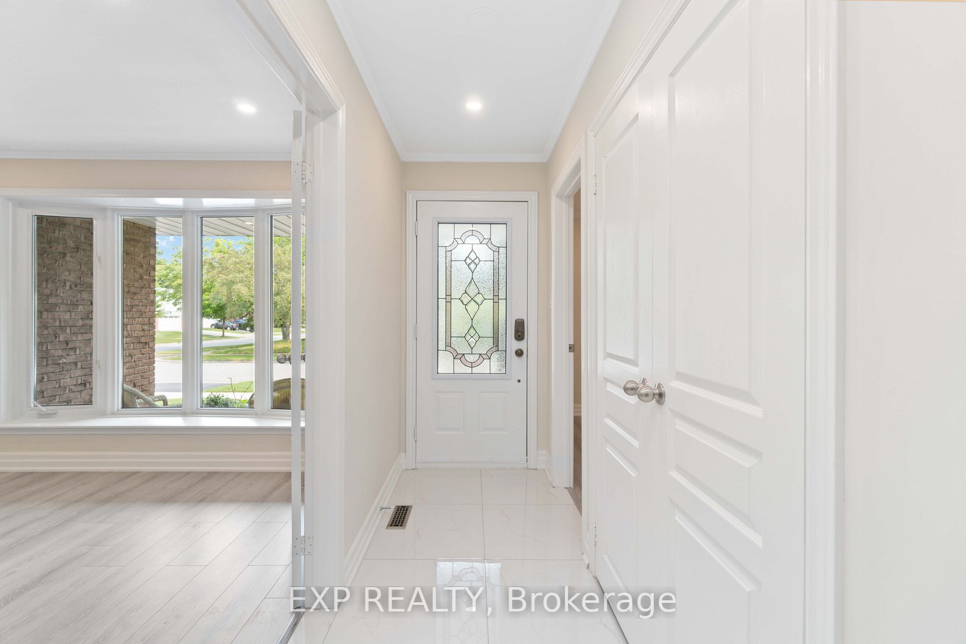2231 Wyandotte Dr
