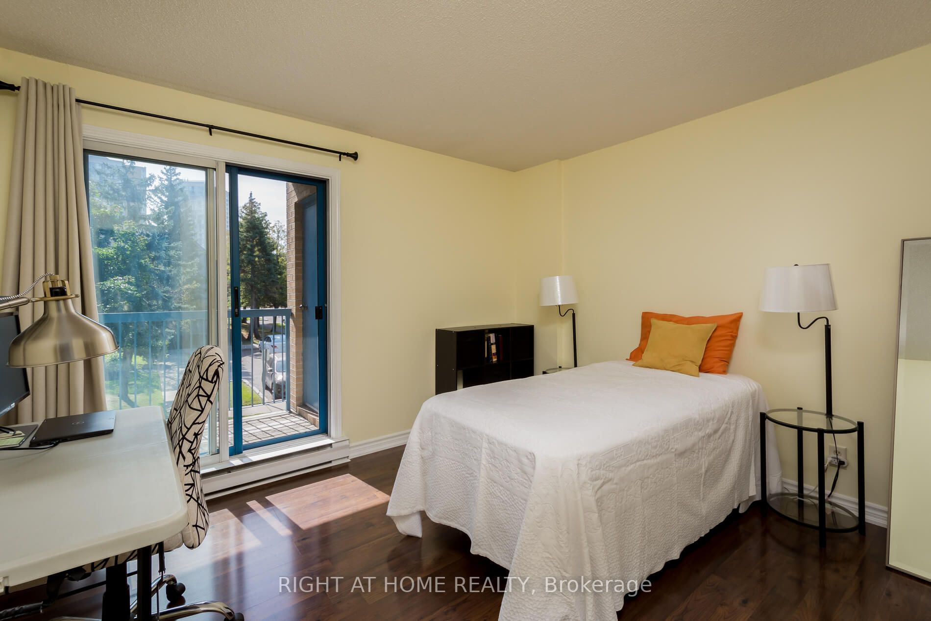 95 Trailwood Dr, #922