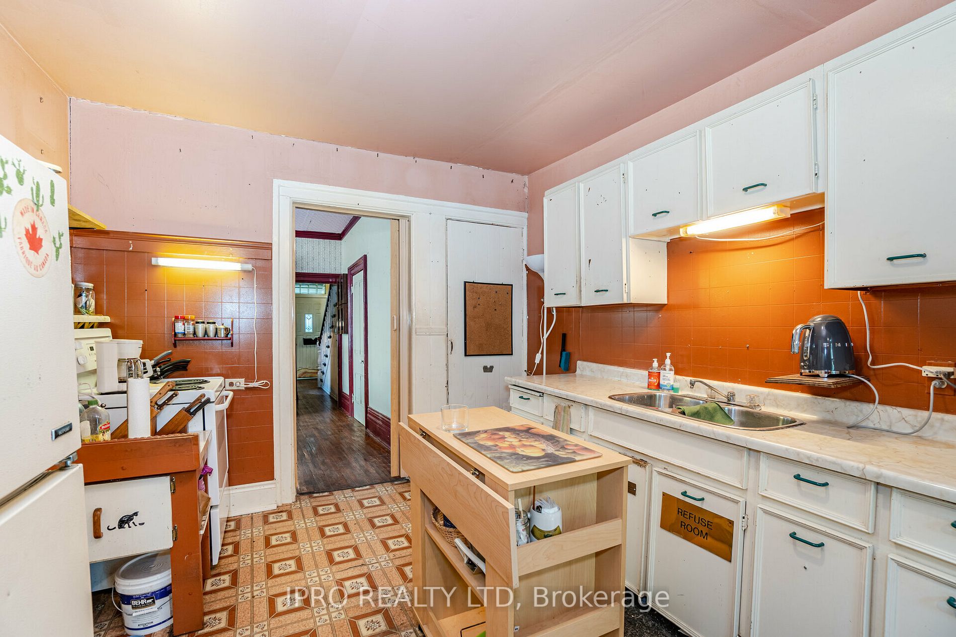 93 Church St E