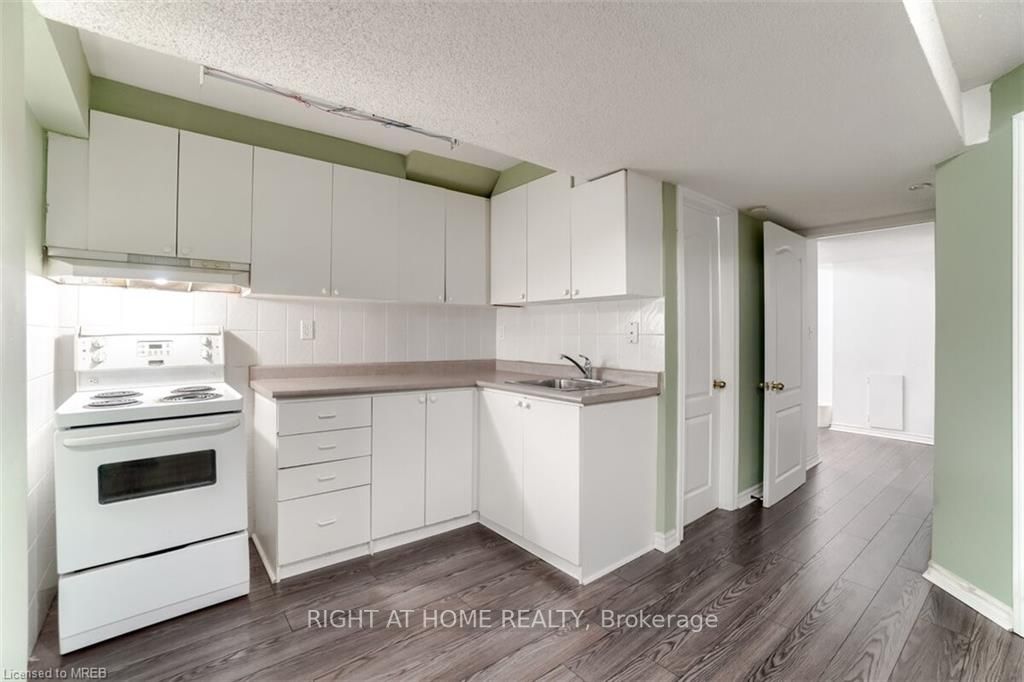 3020 Hawktail Crescent