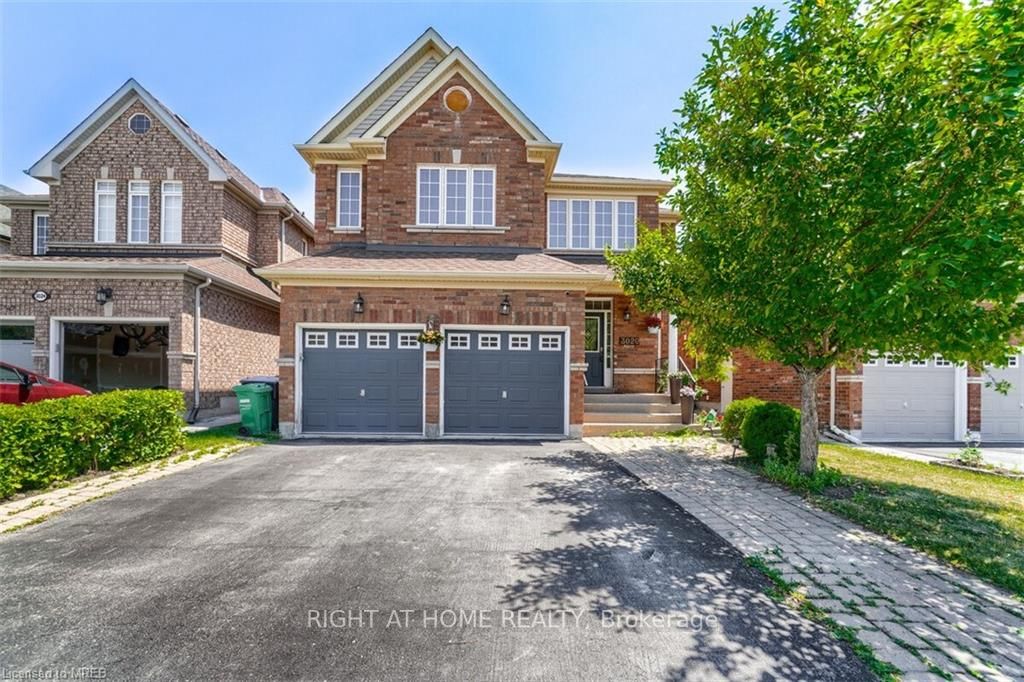 3020 Hawktail Crescent