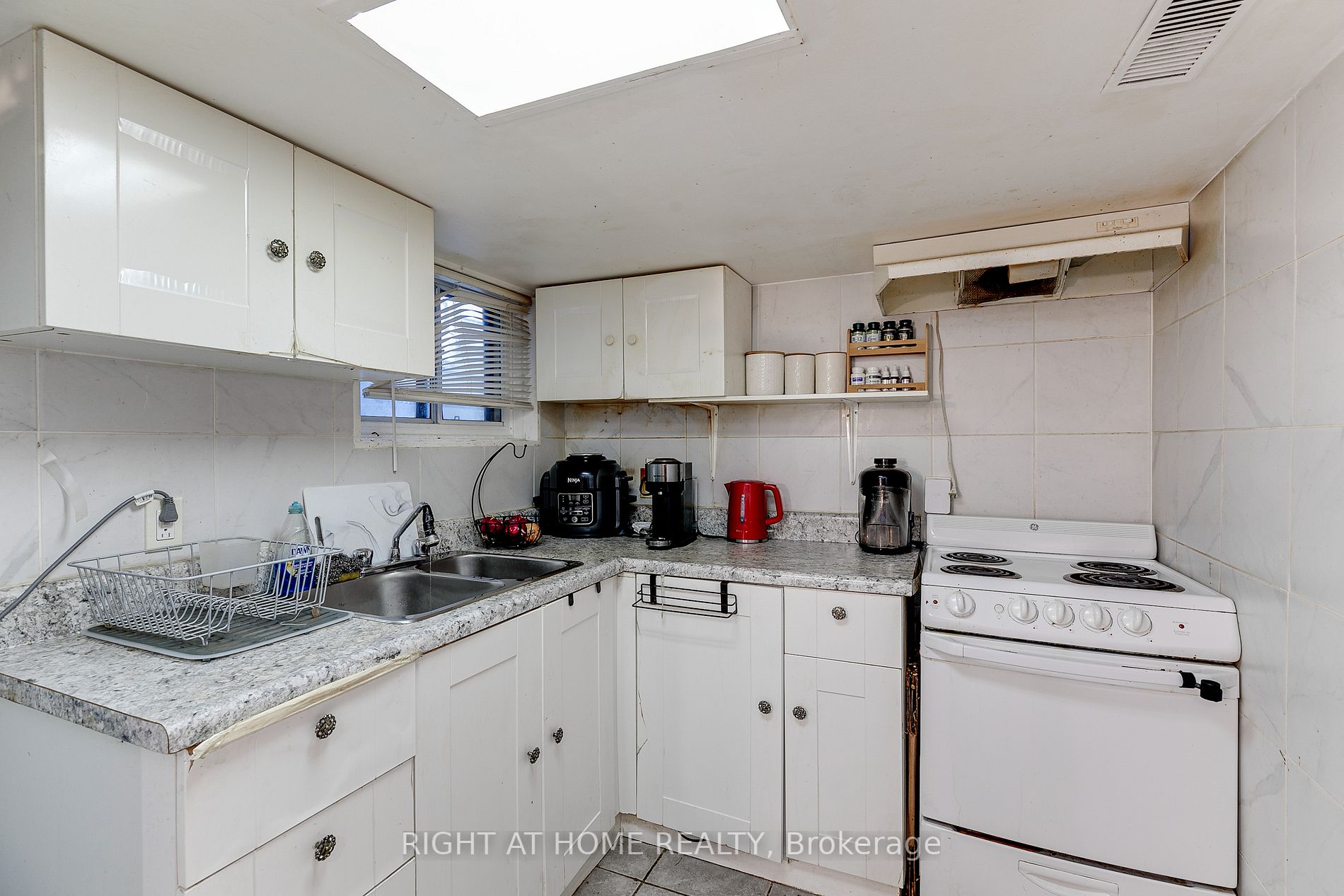 84 Rosethorn Avenue
