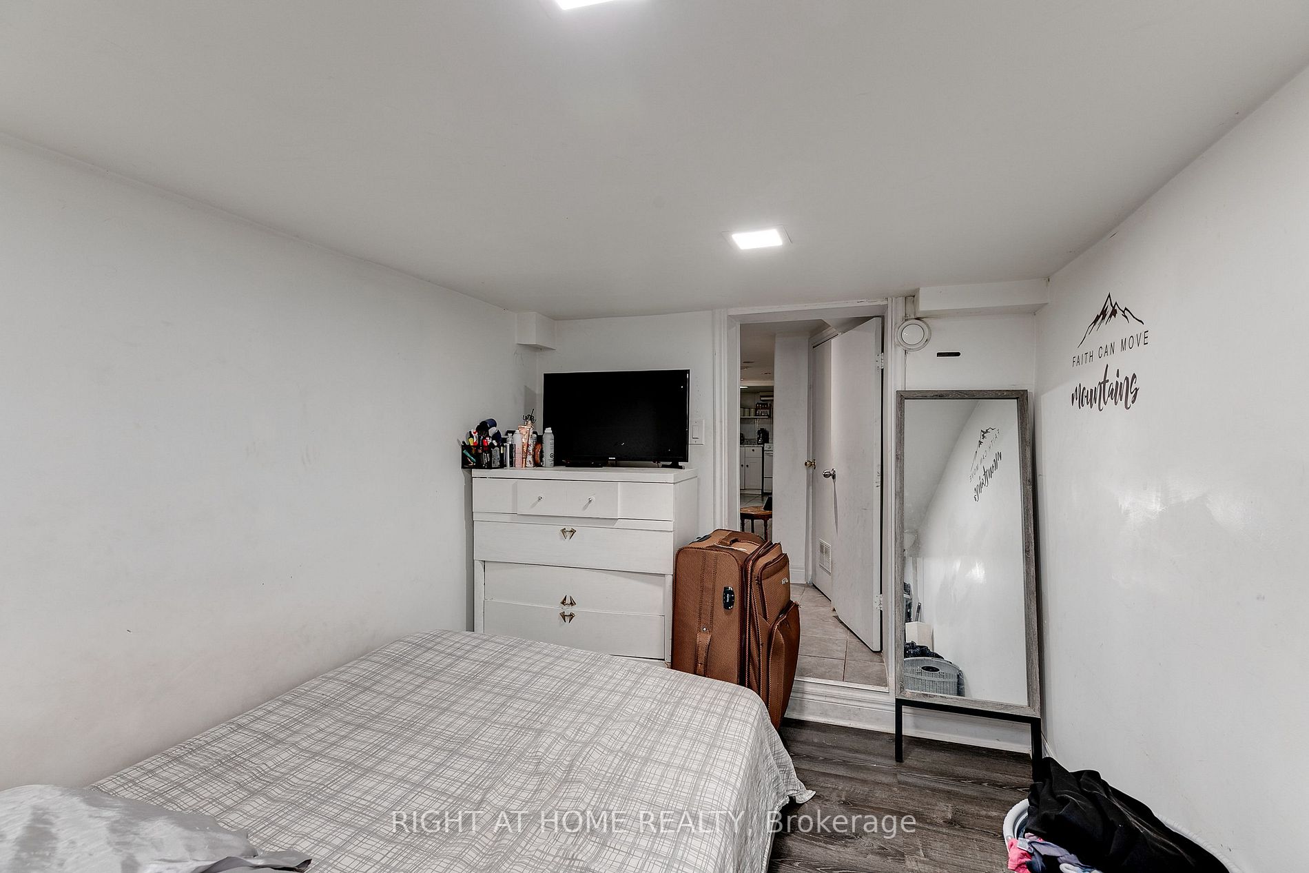 84 Rosethorn Avenue