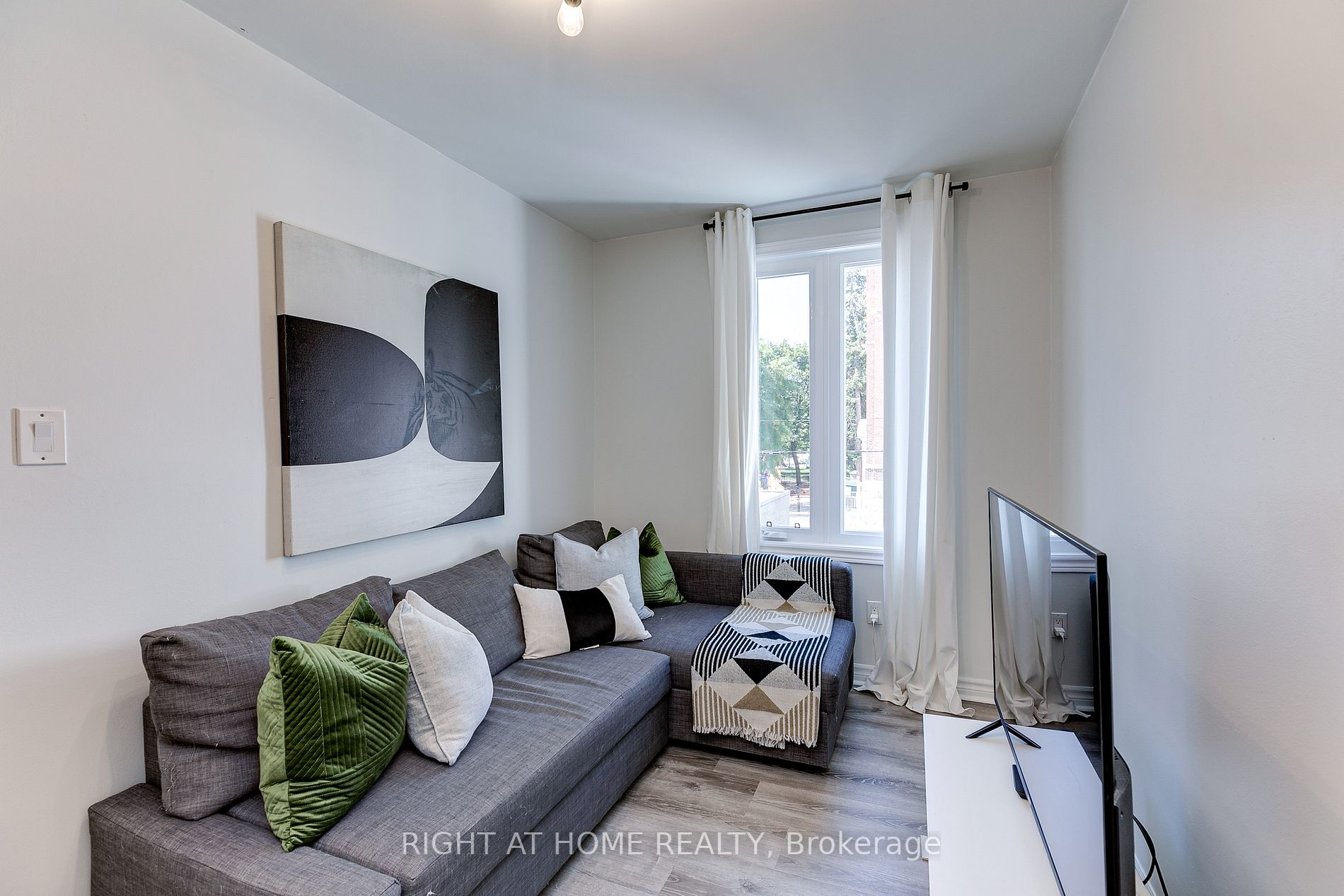 84 Rosethorn Avenue