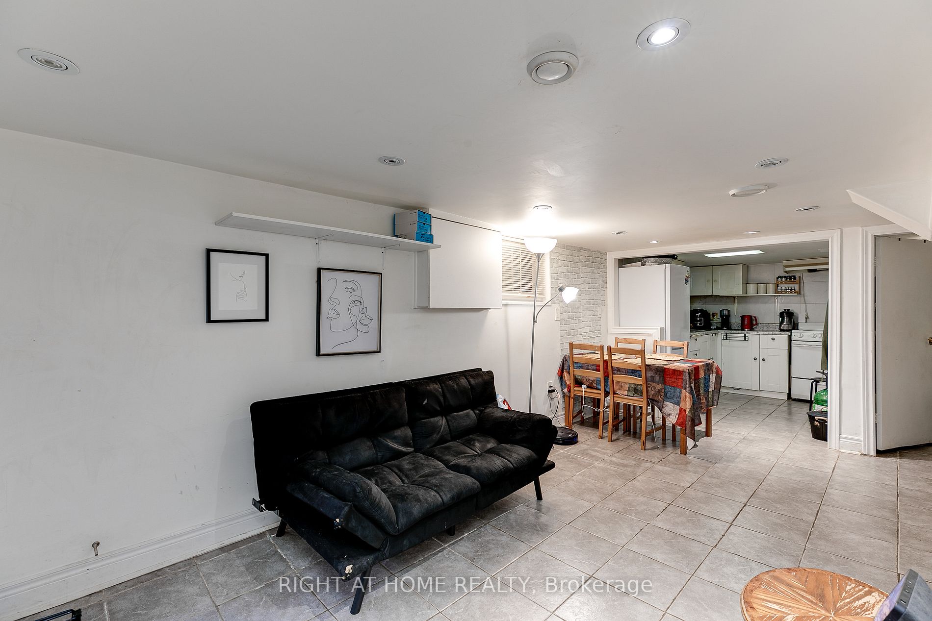 84 Rosethorn Avenue