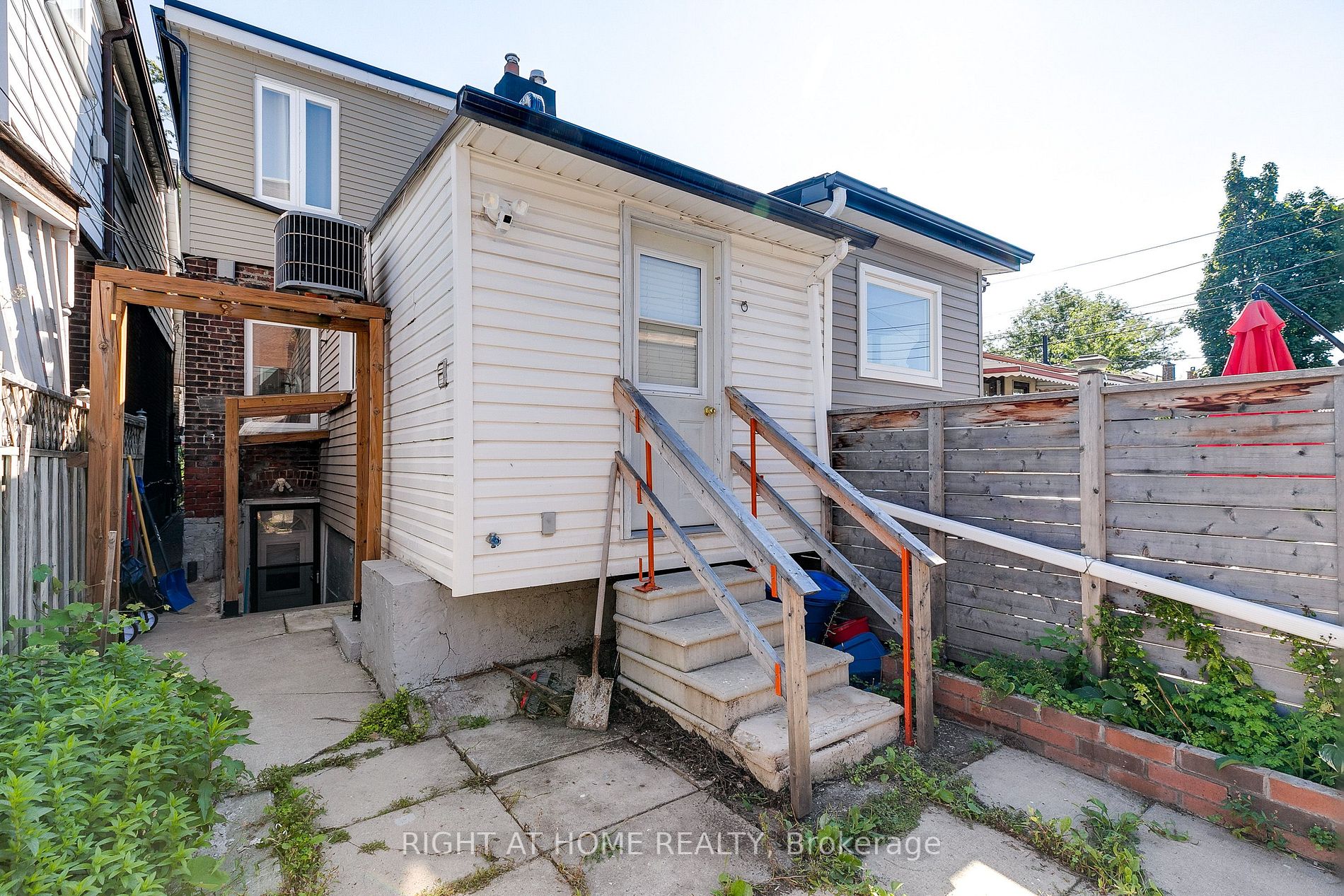 84 Rosethorn Avenue