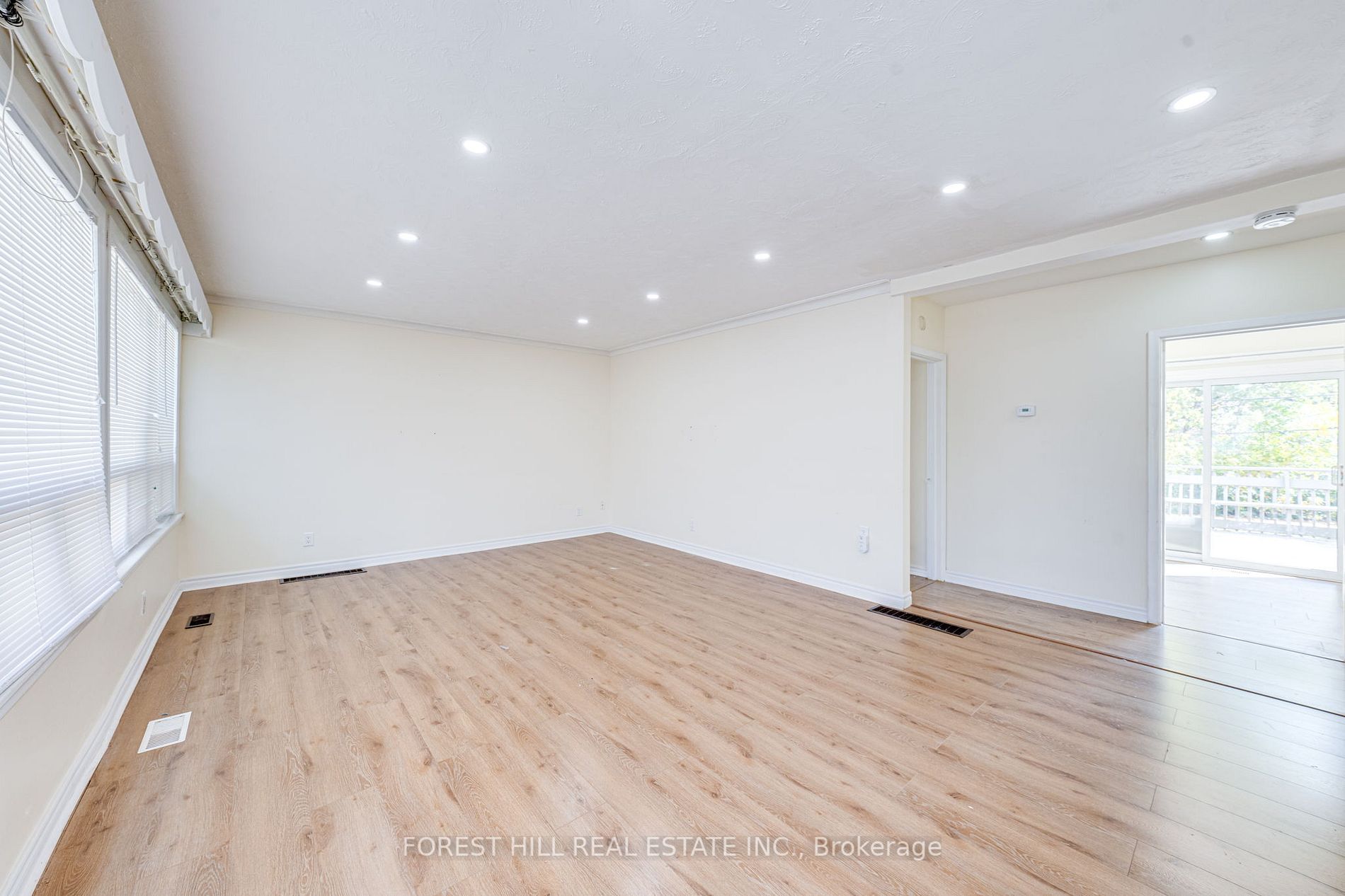 344 Leonard St
