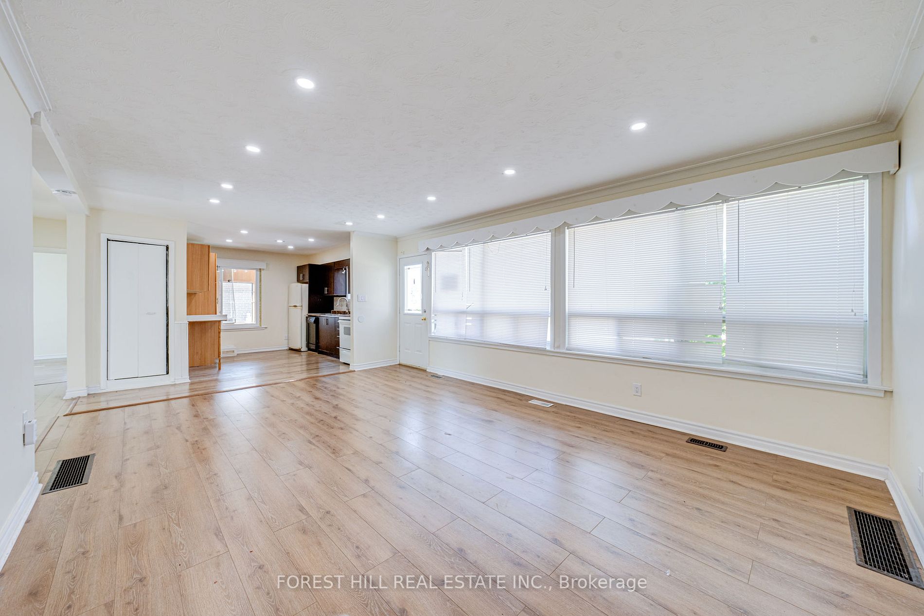344 Leonard St