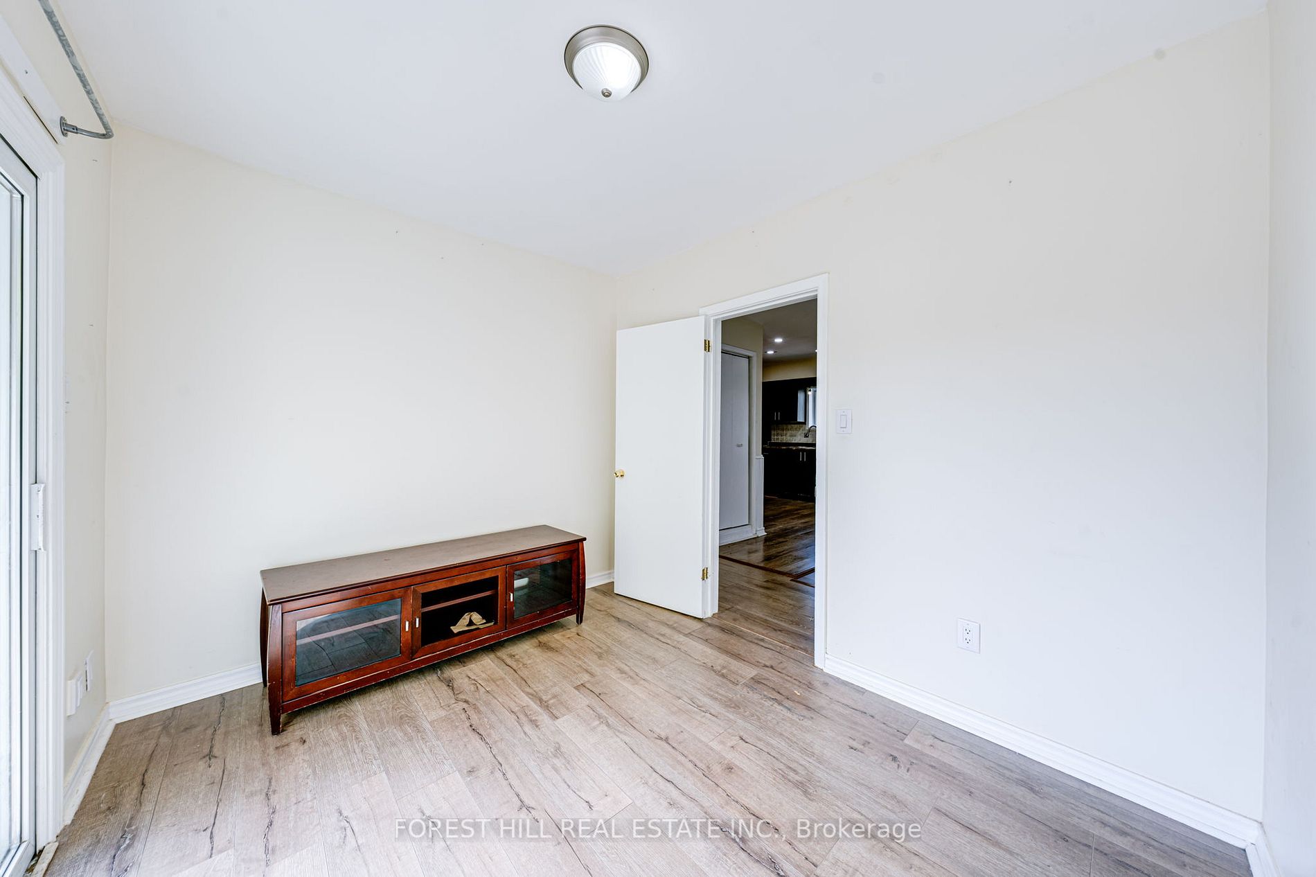 344 Leonard St