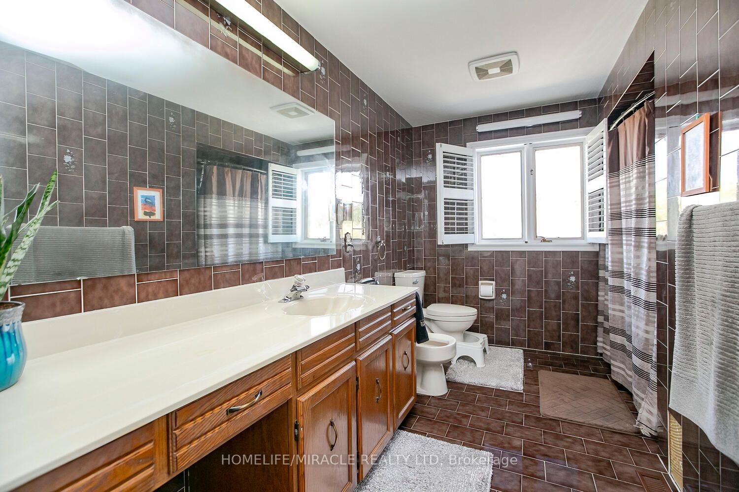 12185 The Gore Rd