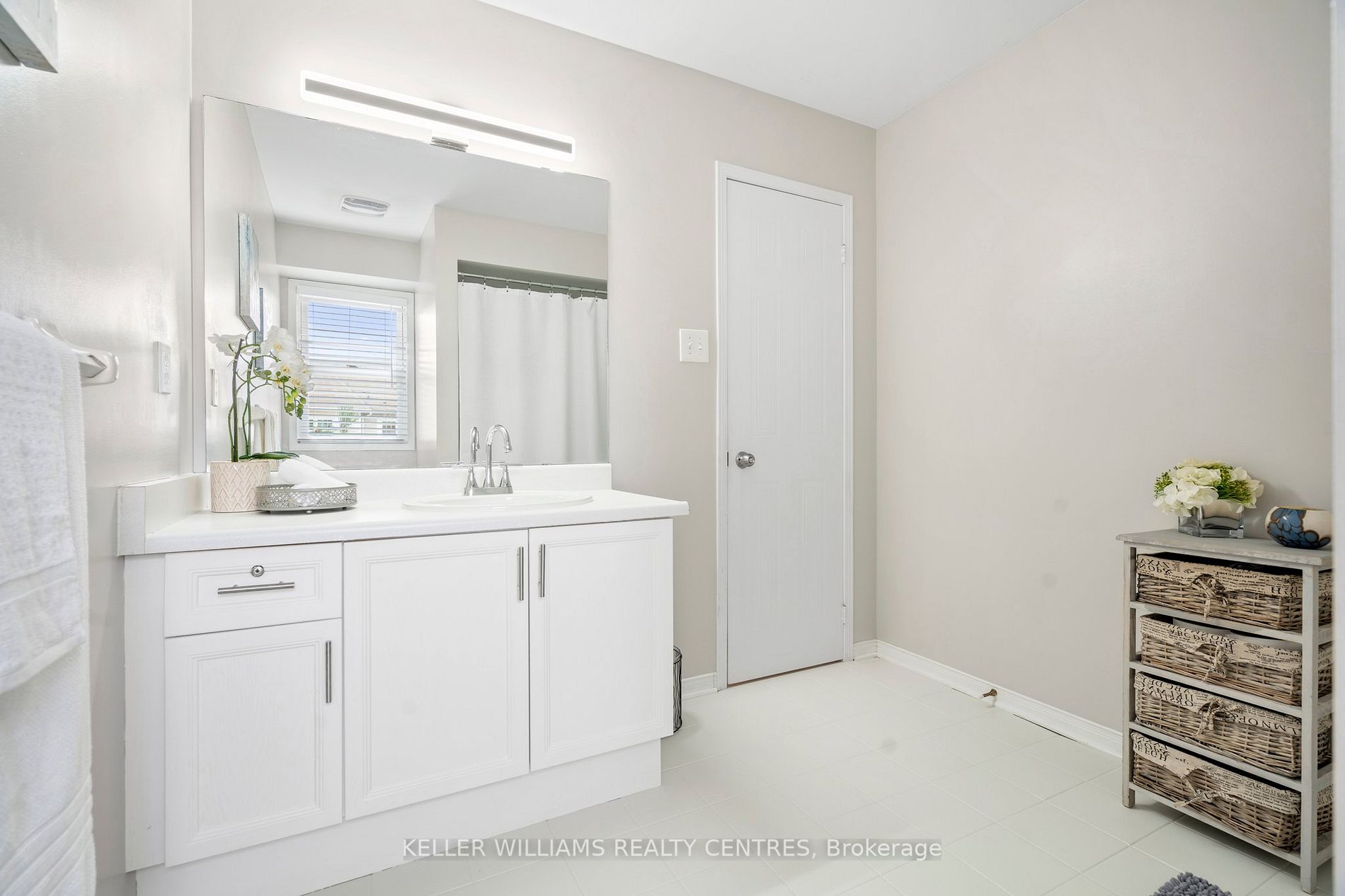 63 Wickstead Crt, #33