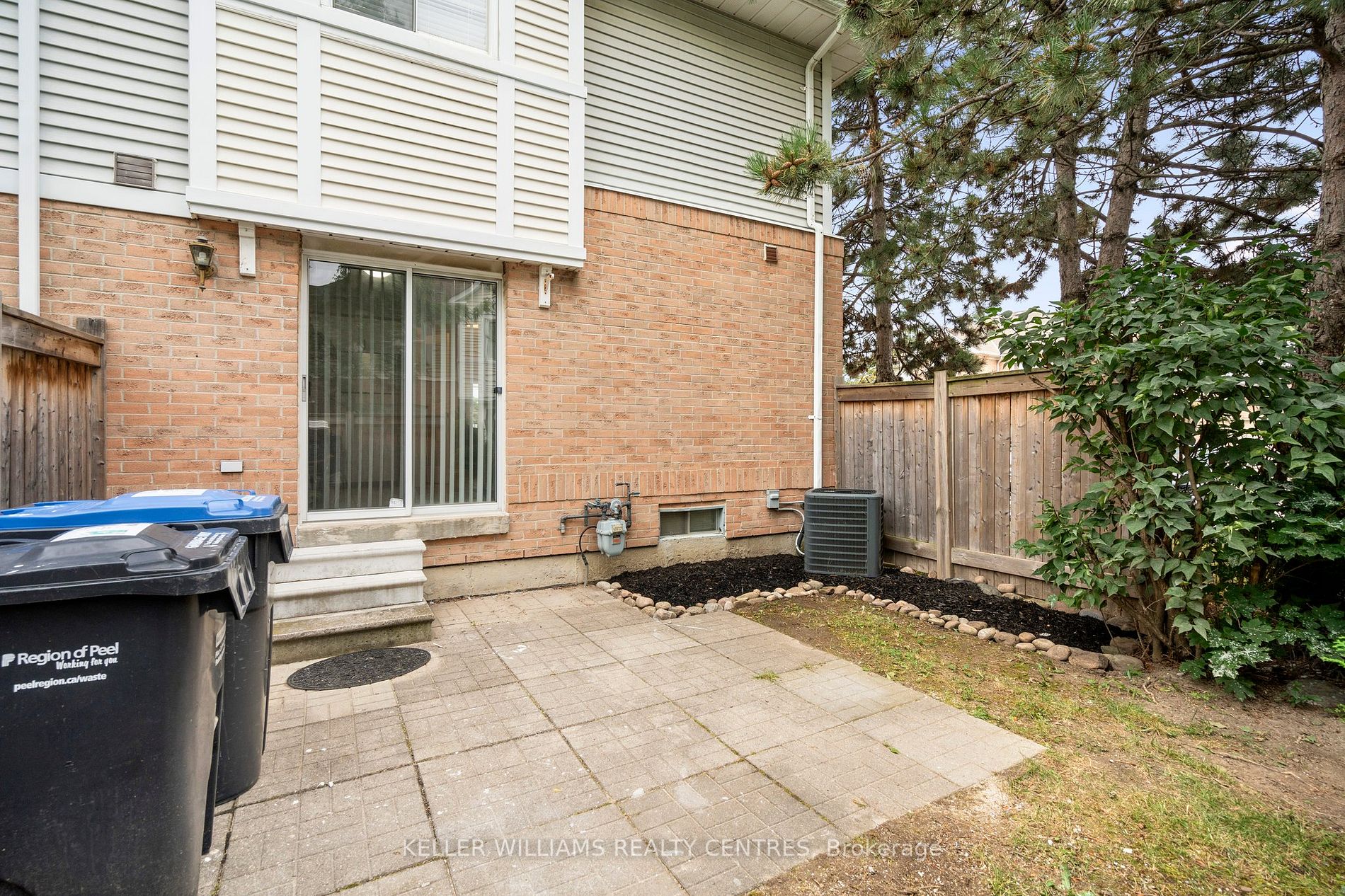 63 Wickstead Crt, #33