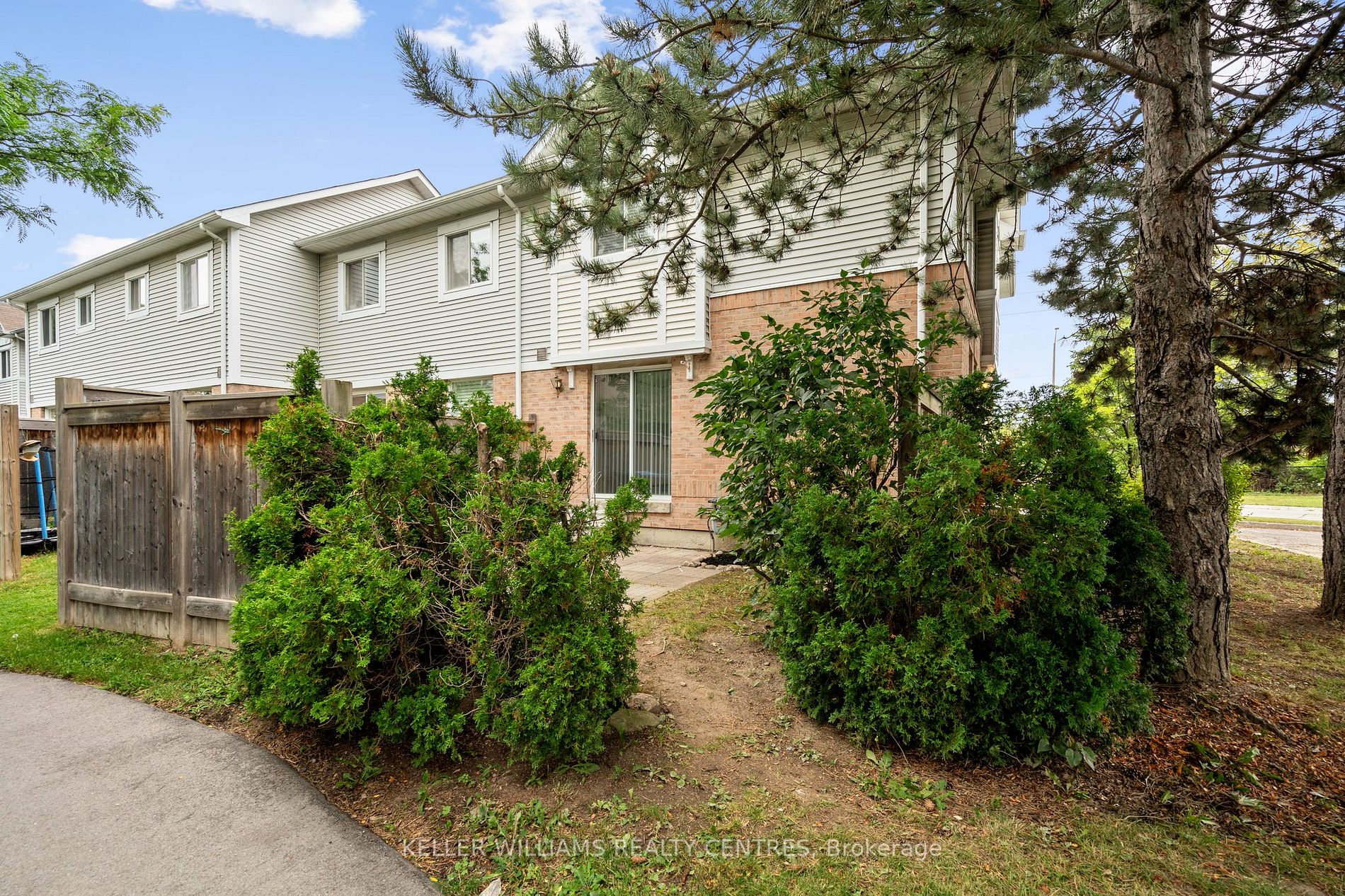 63 Wickstead Crt, #33