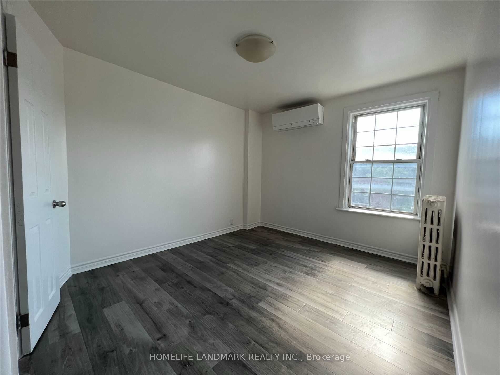2398 Bloor Street W #Apt 4