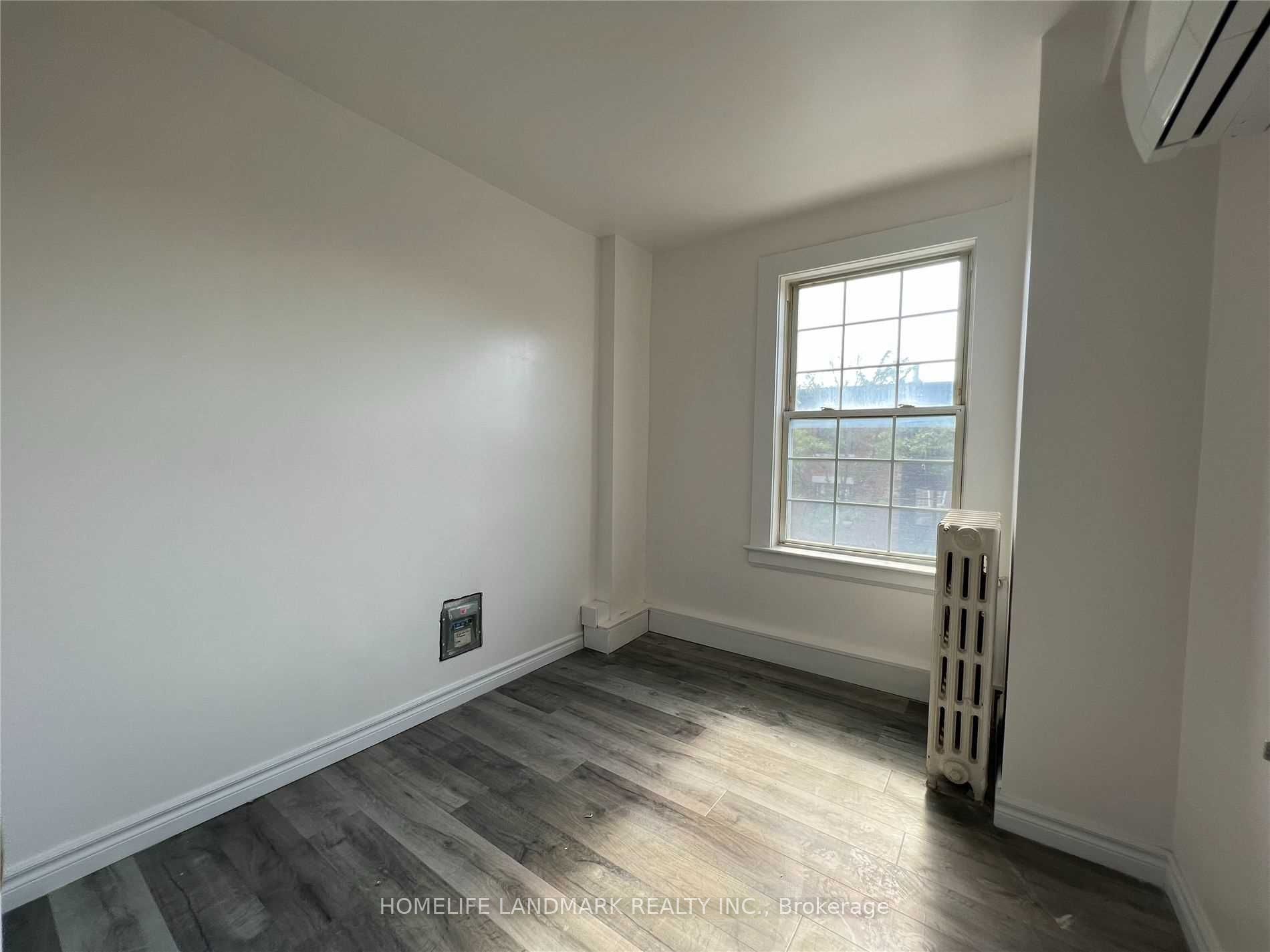 2398 Bloor Street W #Apt 4