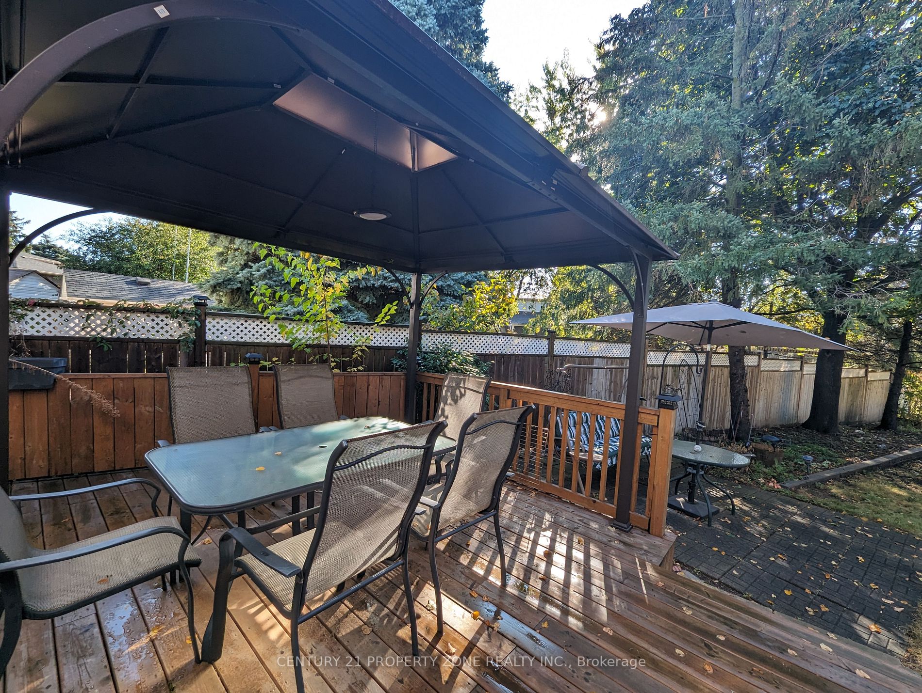 122 Earnscliffe Circ