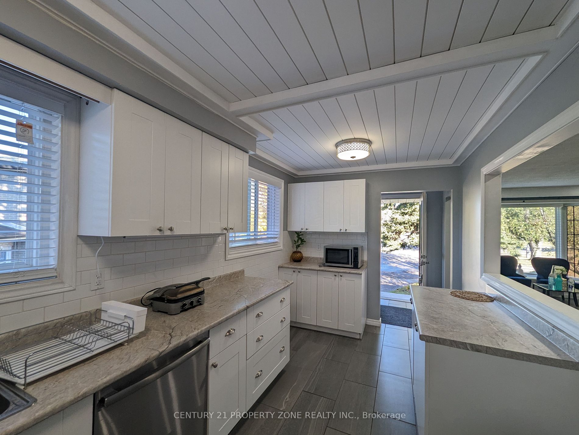 122 Earnscliffe Circ