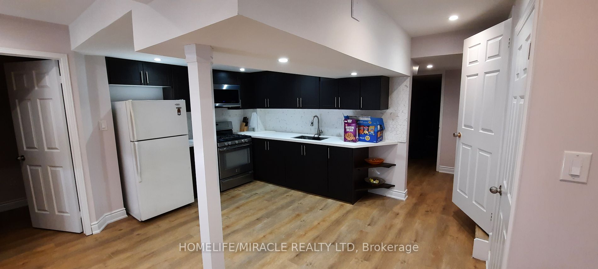 32 Abbotsbury Dr, #Lower