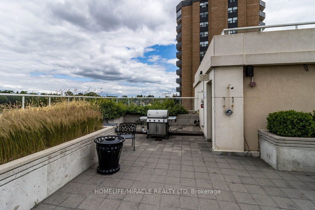 3865 Lake Shore Blvd W, #408