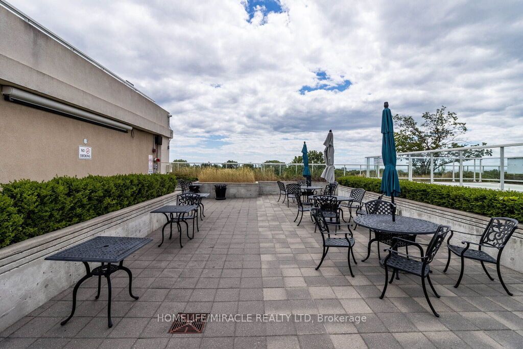 3865 Lake Shore Blvd W, #408