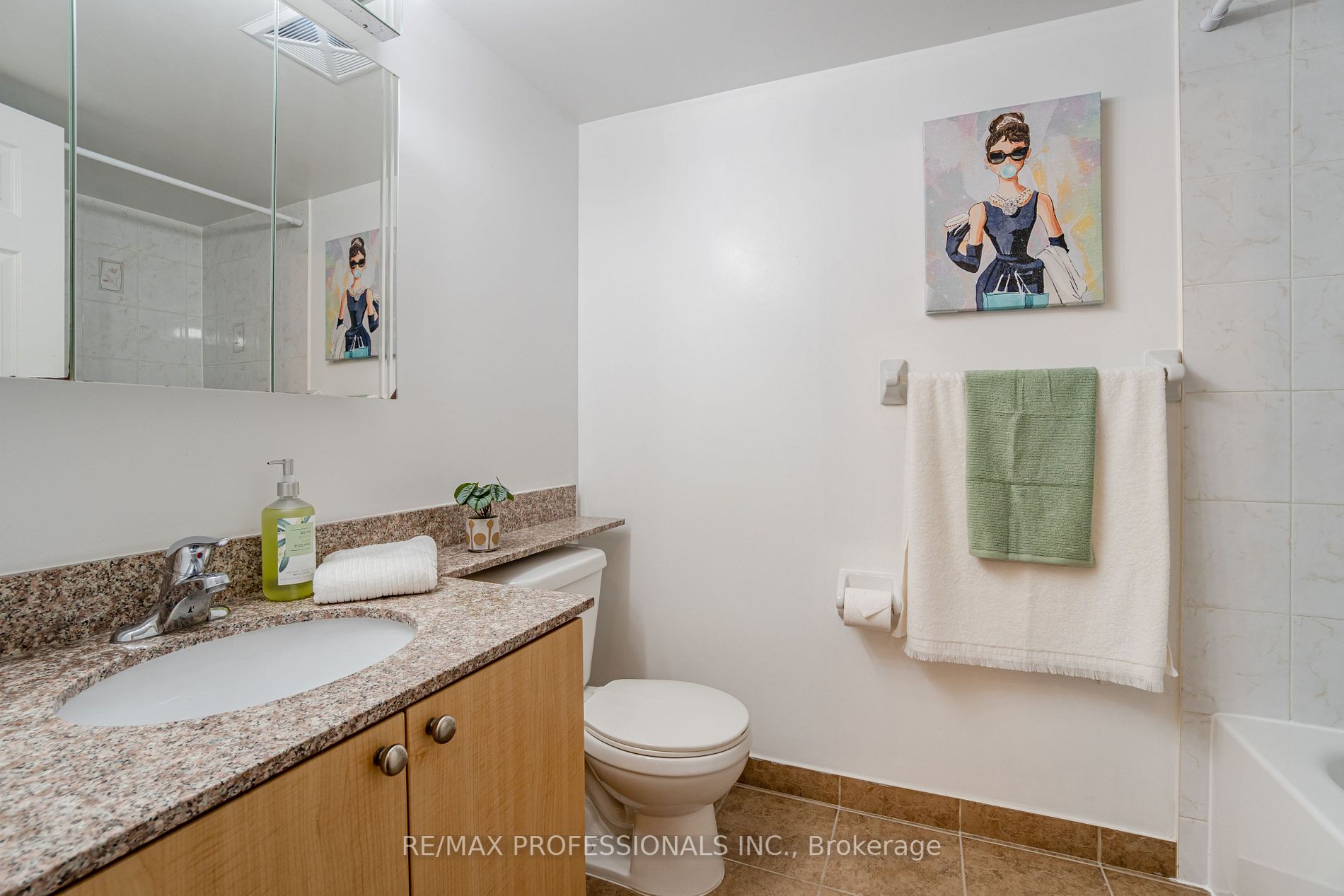 5 Michael Power Pl, #2102