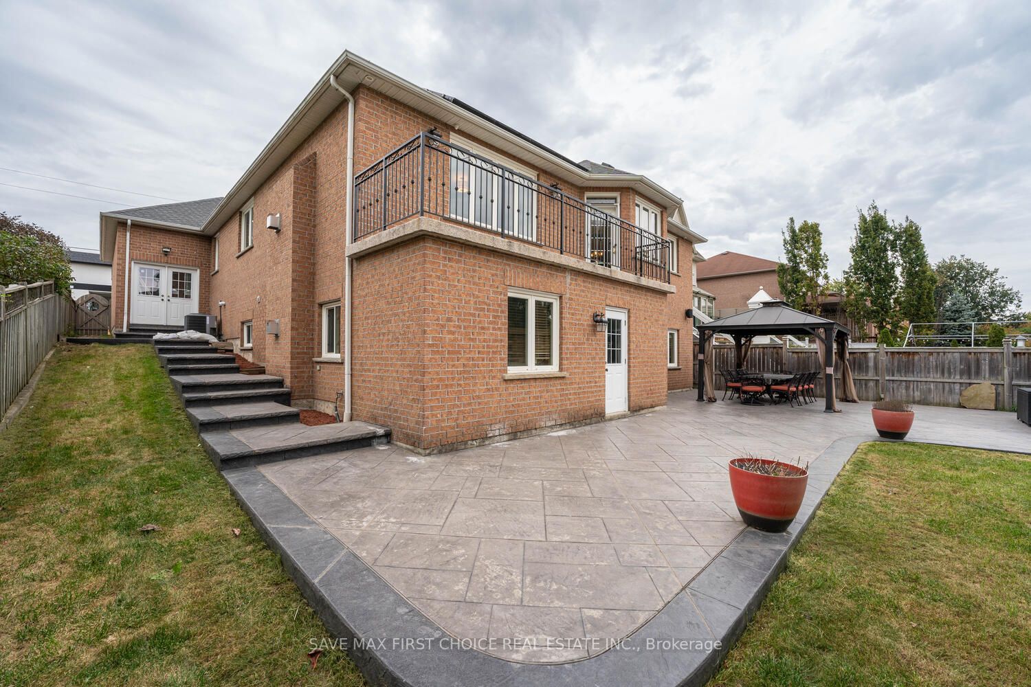 278 Hillside Dr