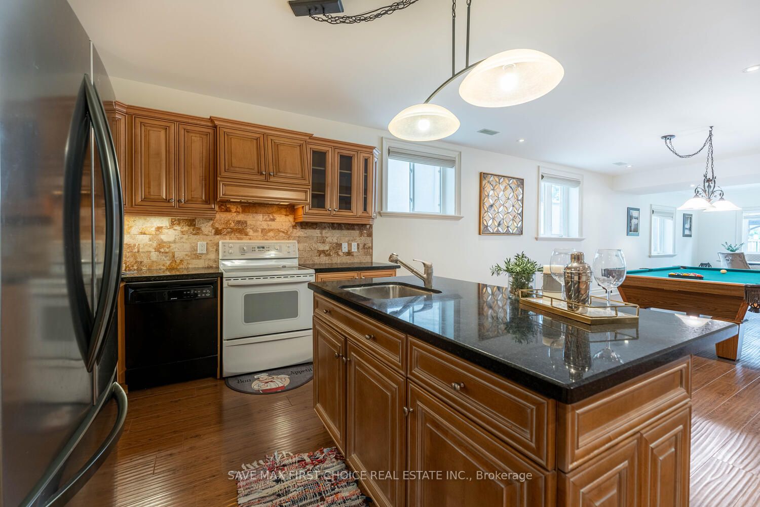 278 Hillside Dr
