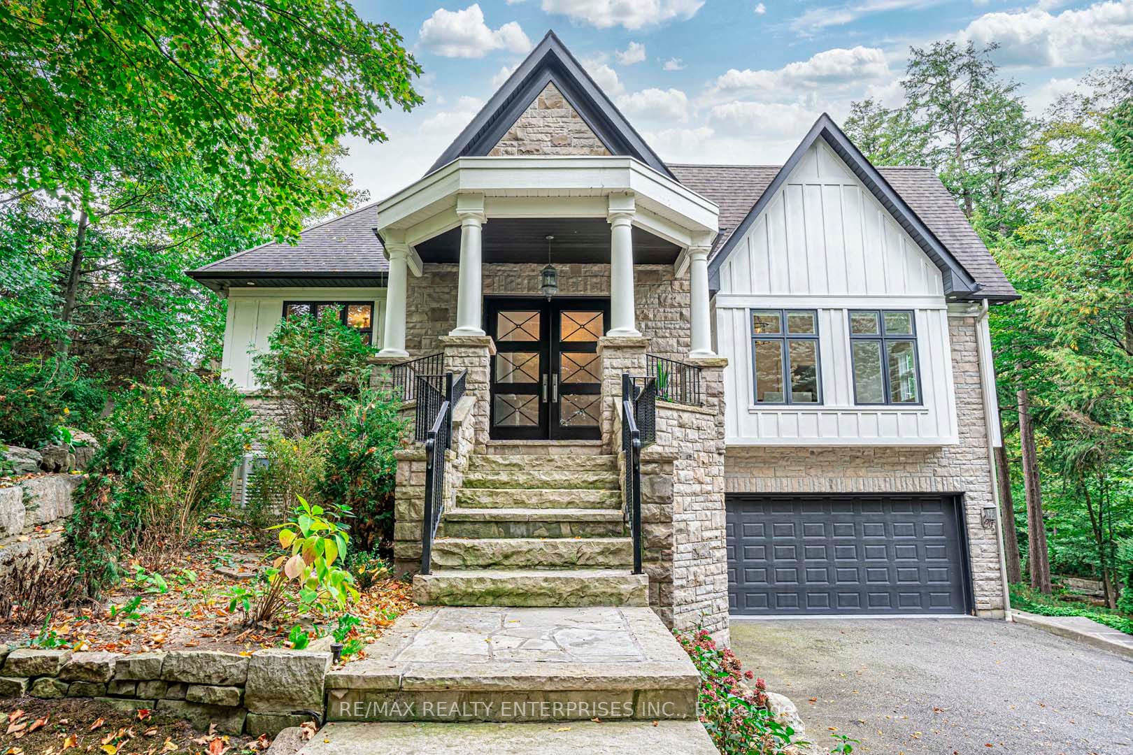 816 Meadow Wood Rd