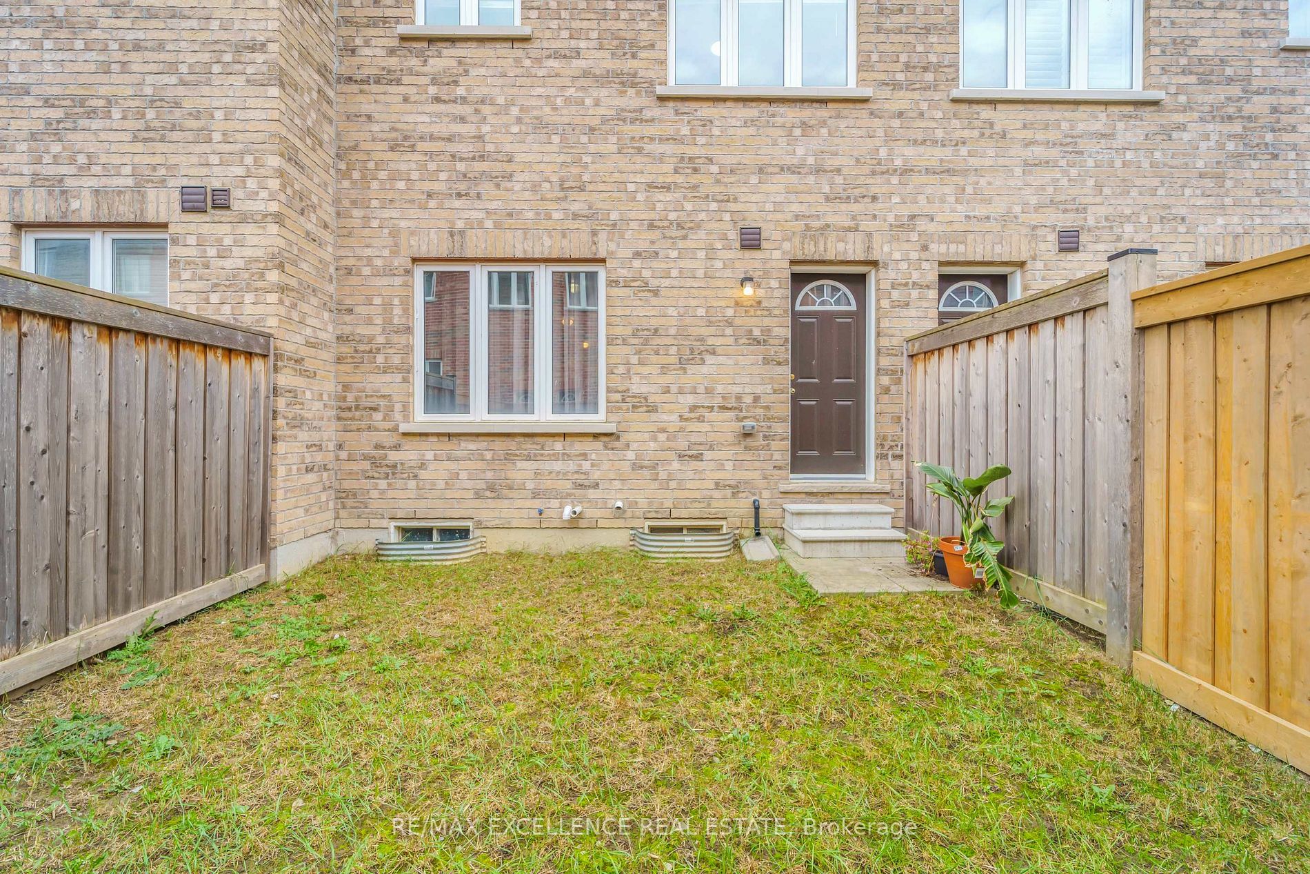 6 Sprucewood Road