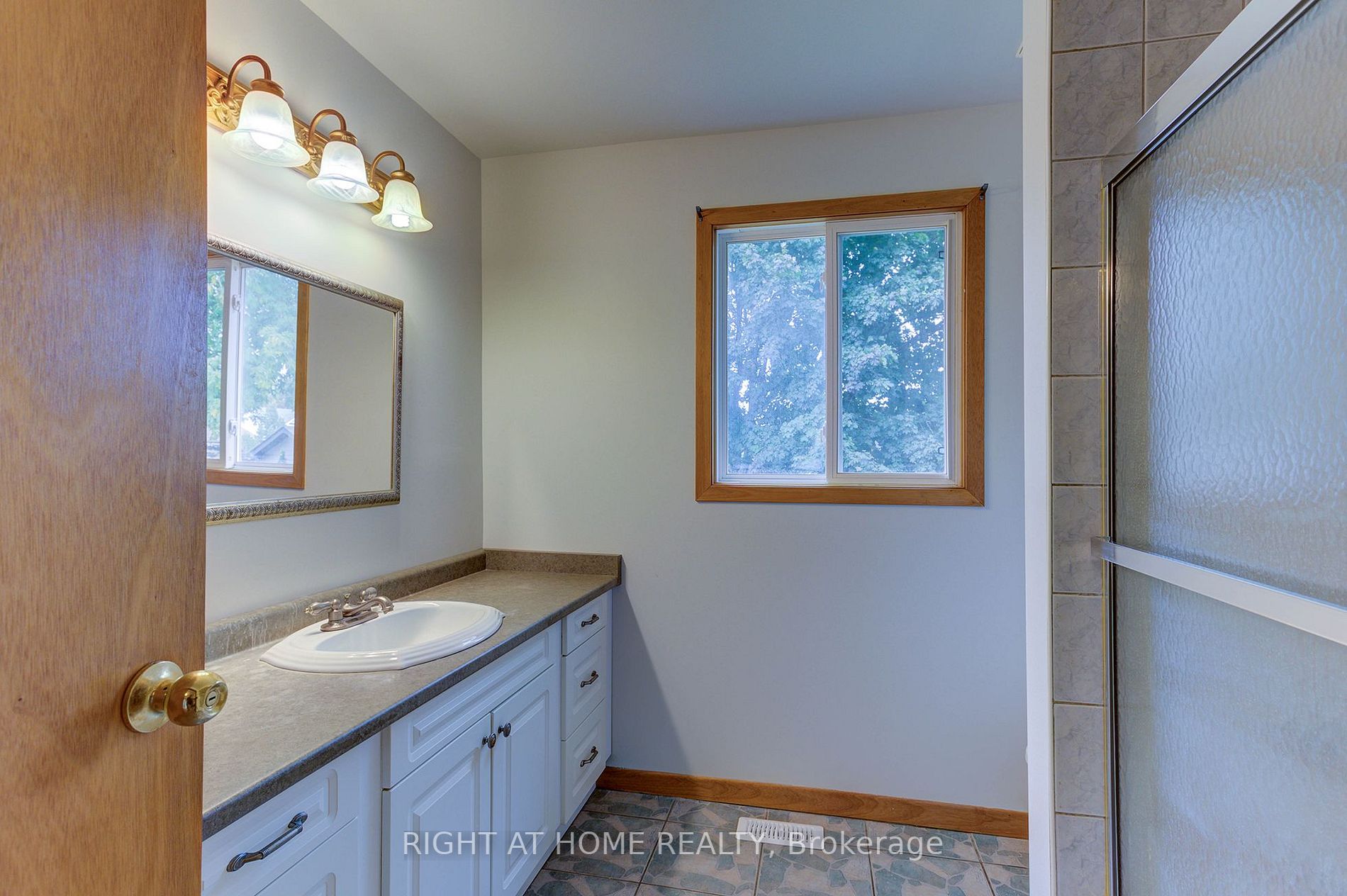 148 Edelwild Dr