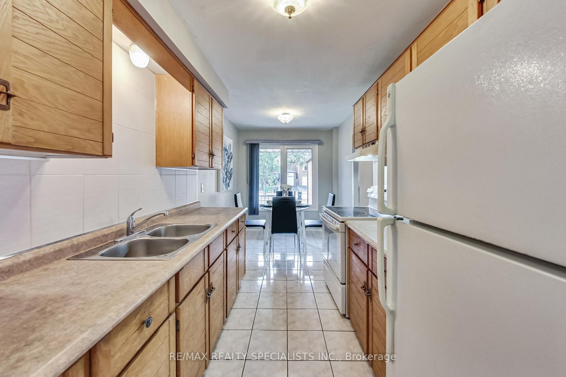 4389 Lee Dr