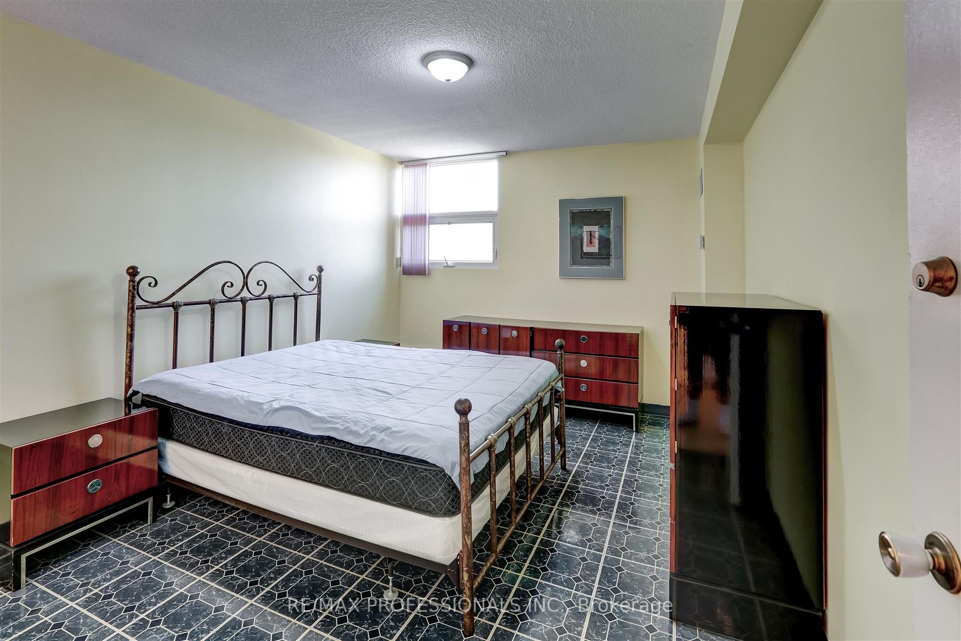 299 Mill Rd, #1509