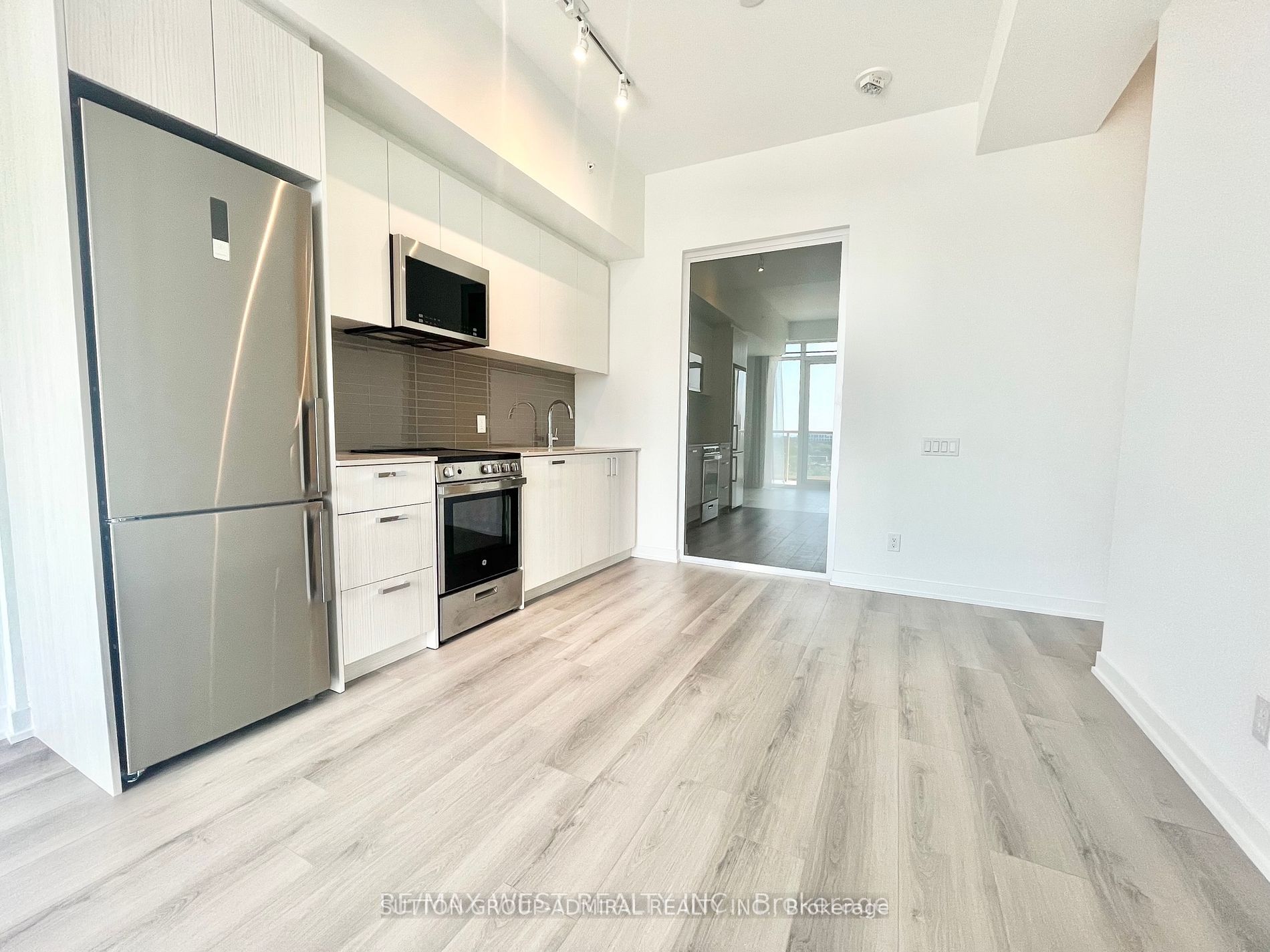 1787 St. Clair Ave W, #724