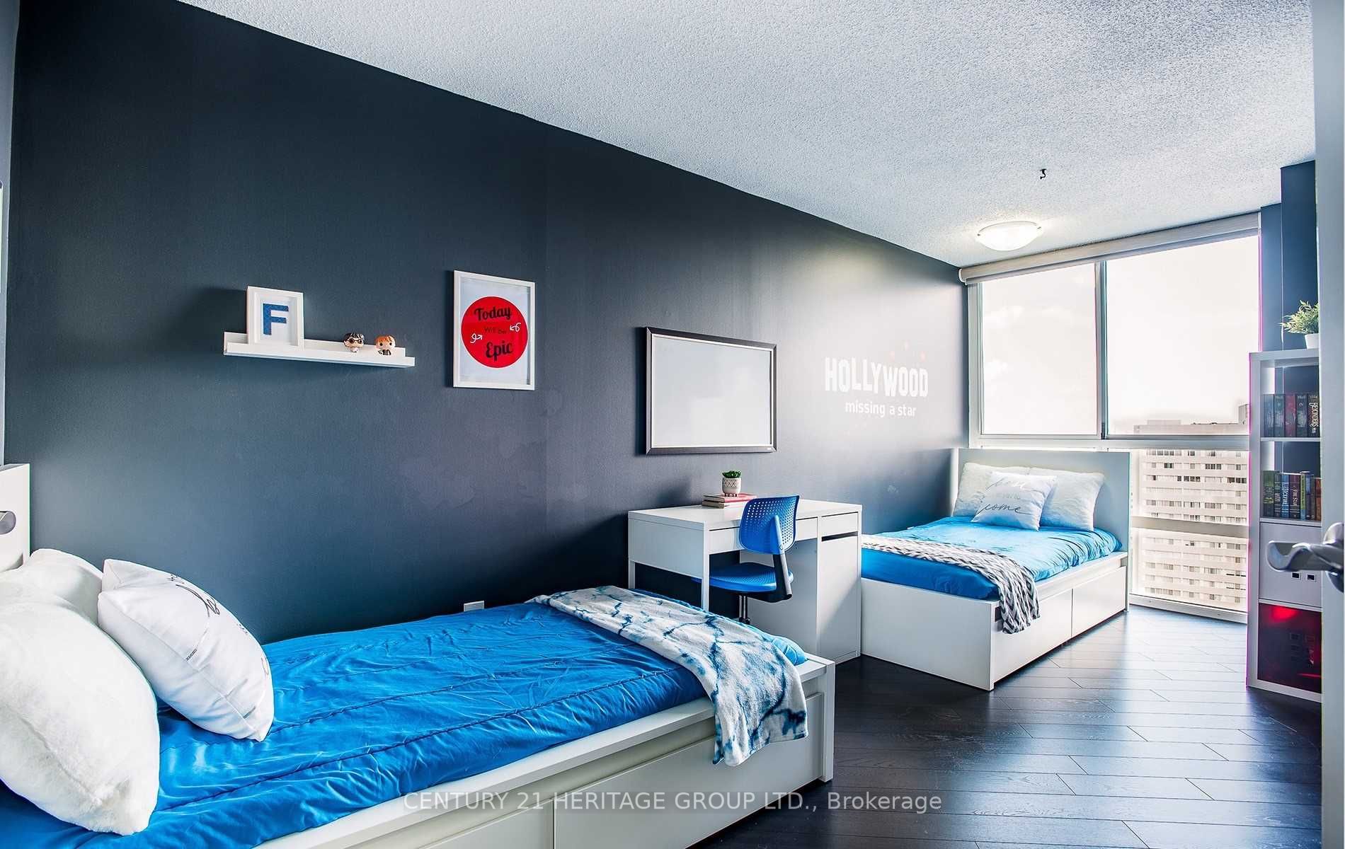 3650 Kaneff Cres, #2102