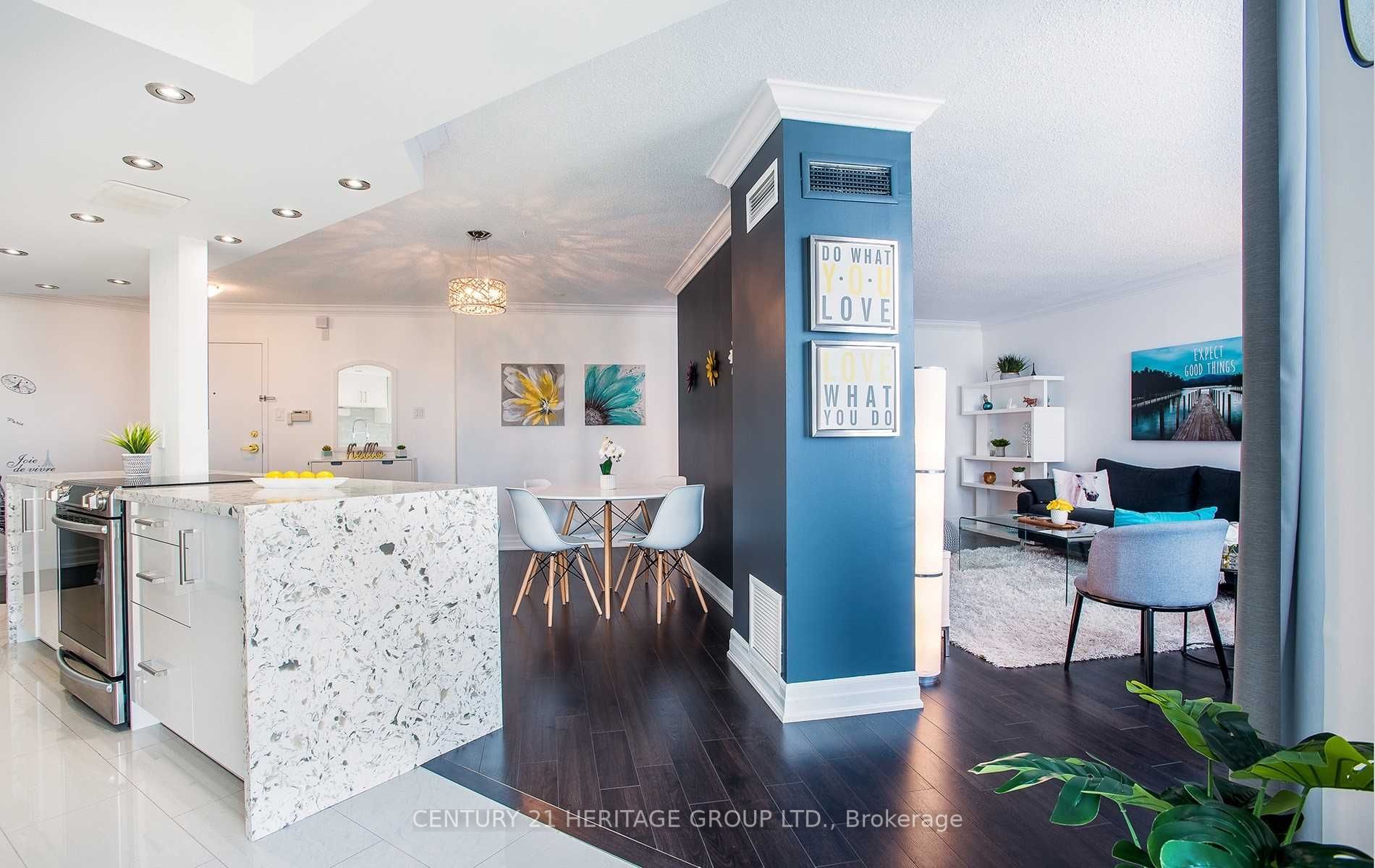 3650 Kaneff Cres, #2102