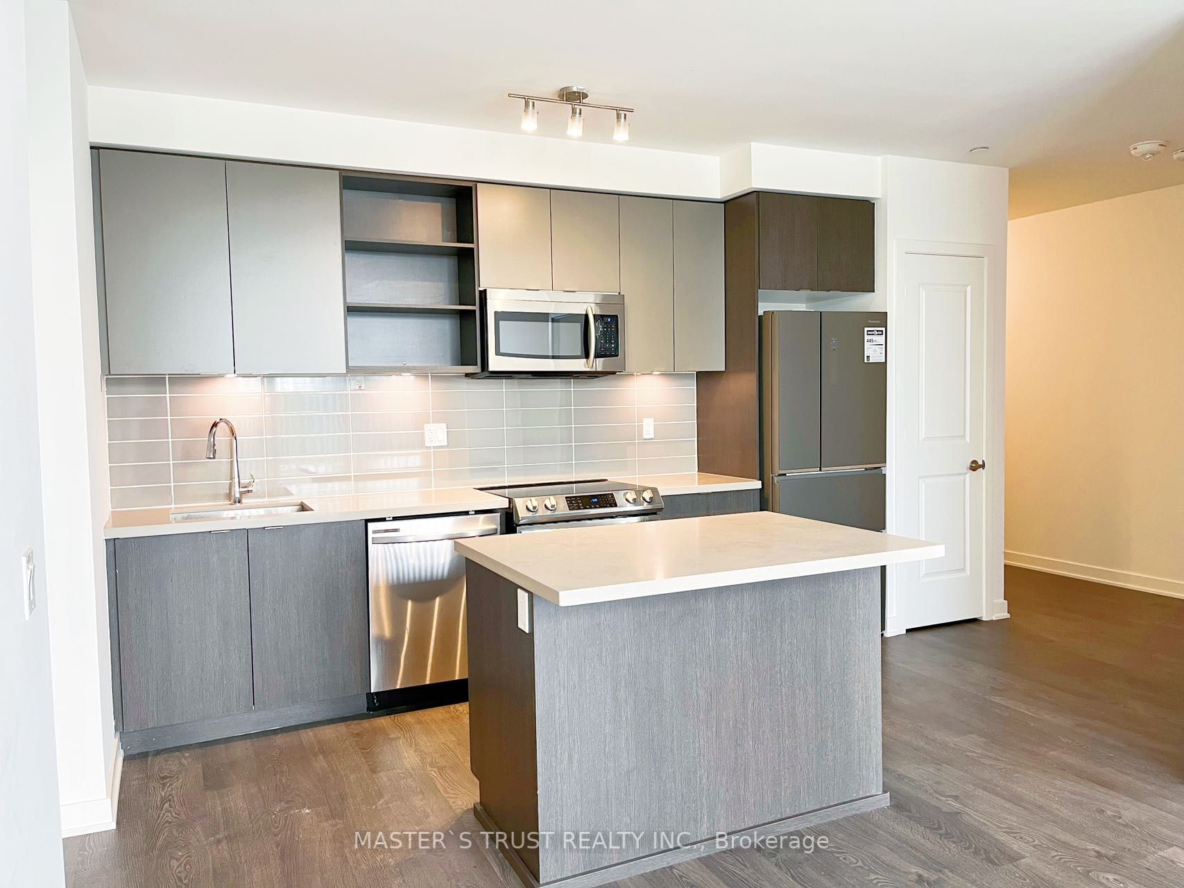 4699 Glen Erin Dr, #107
