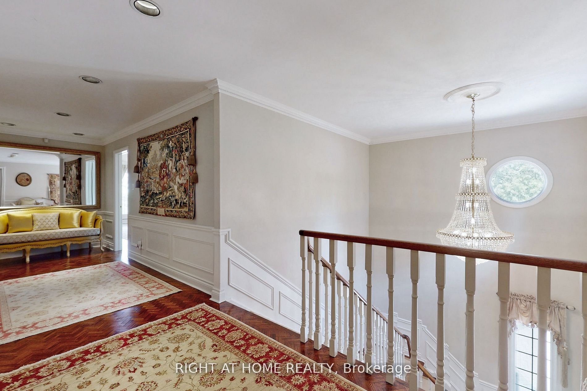 375 Lakeshore Road W