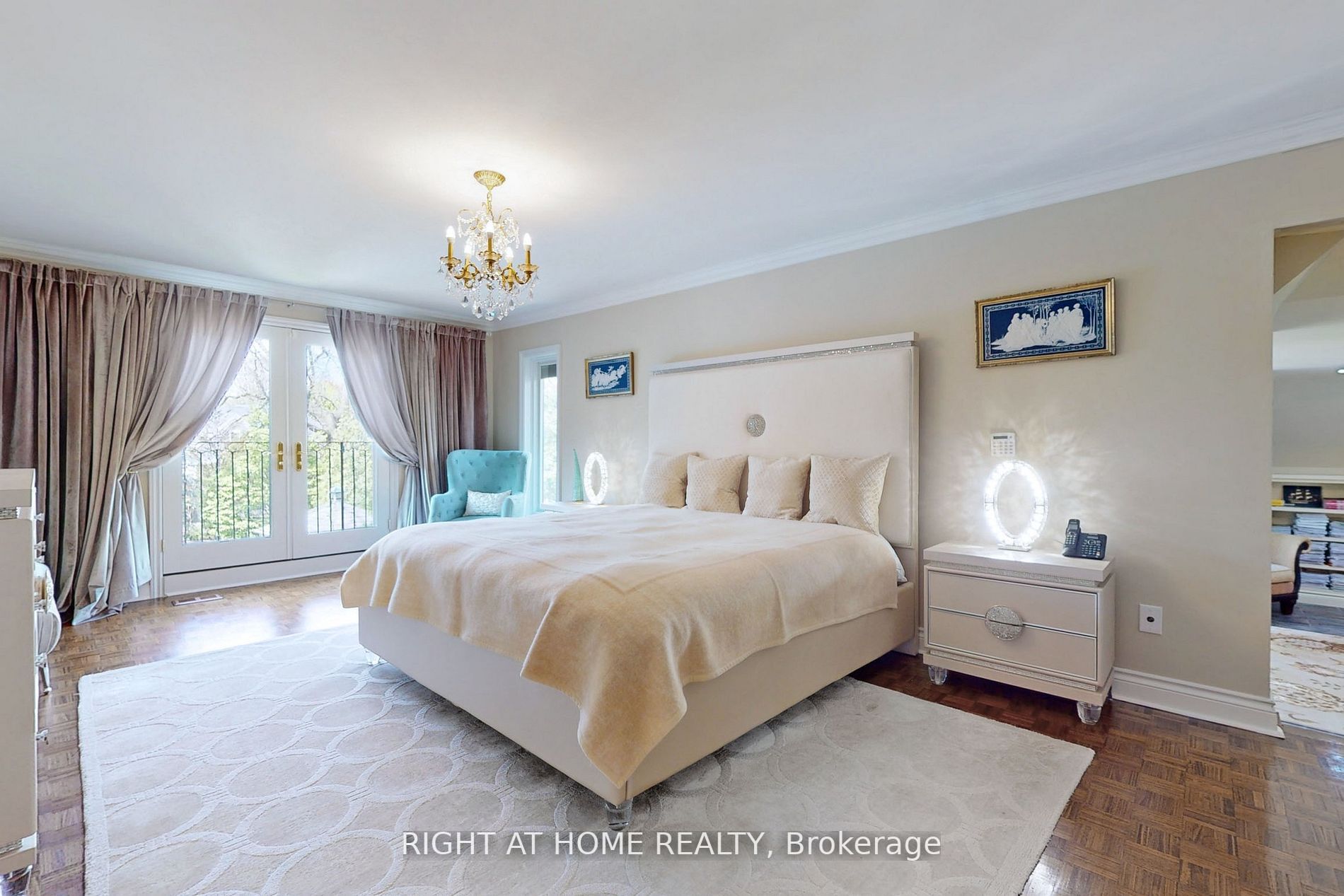 375 Lakeshore Road W