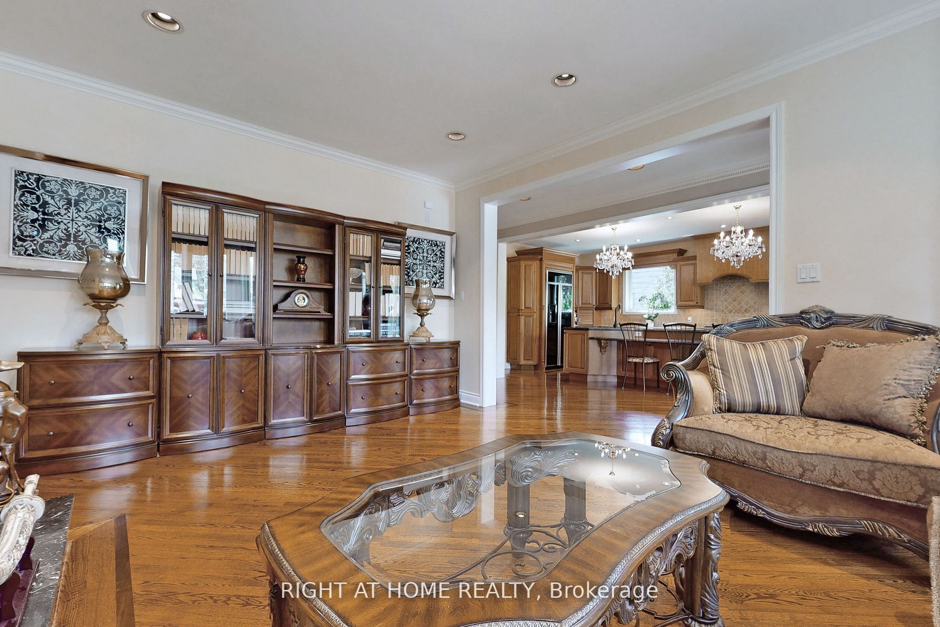 375 Lakeshore Road W
