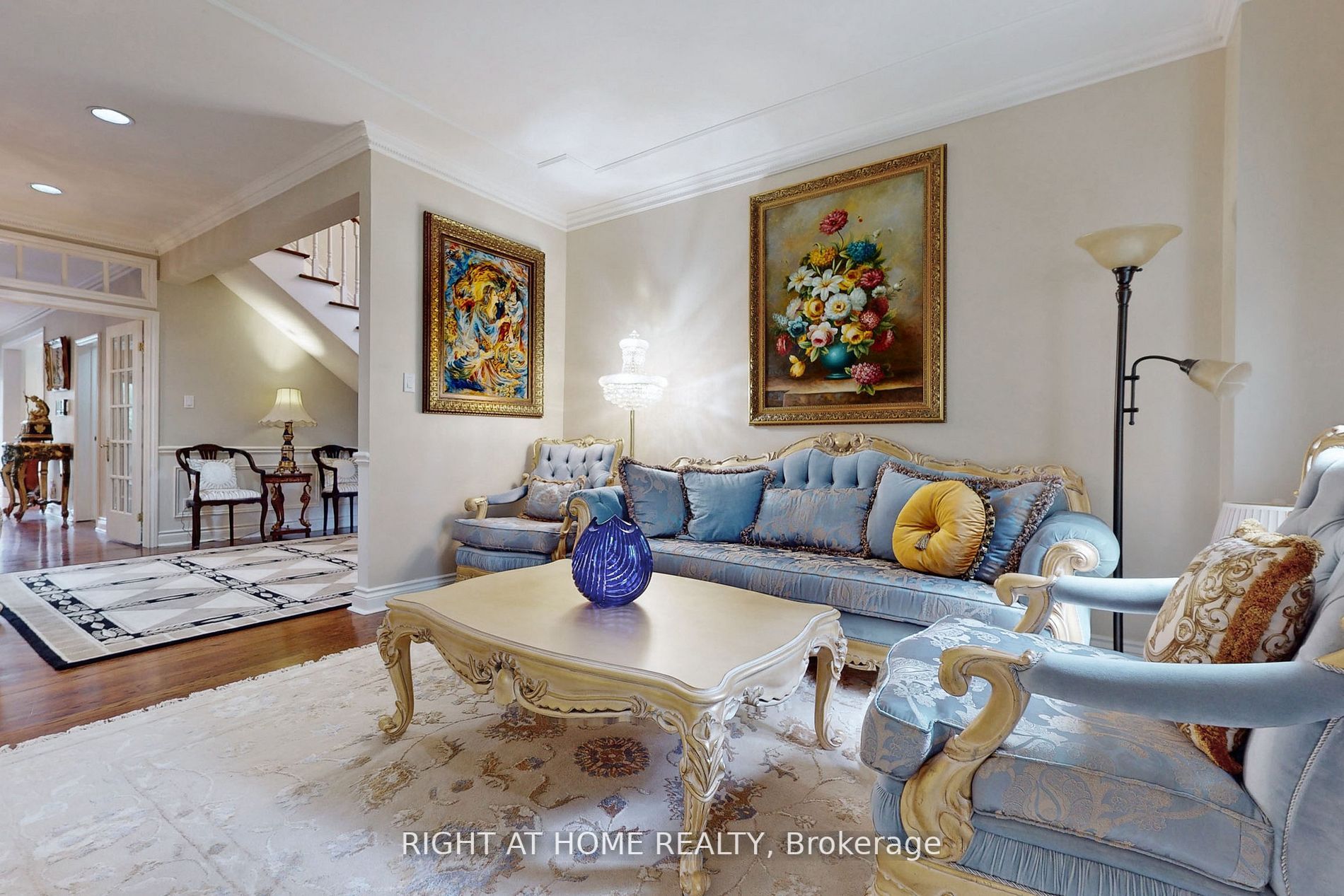 375 Lakeshore Road W