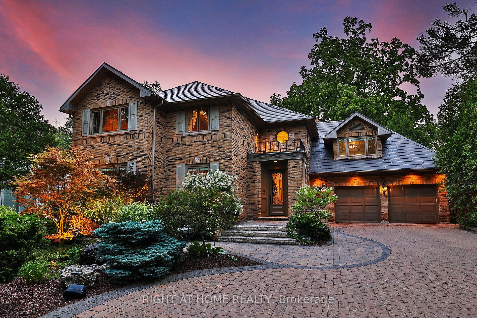 375 Lakeshore Road W