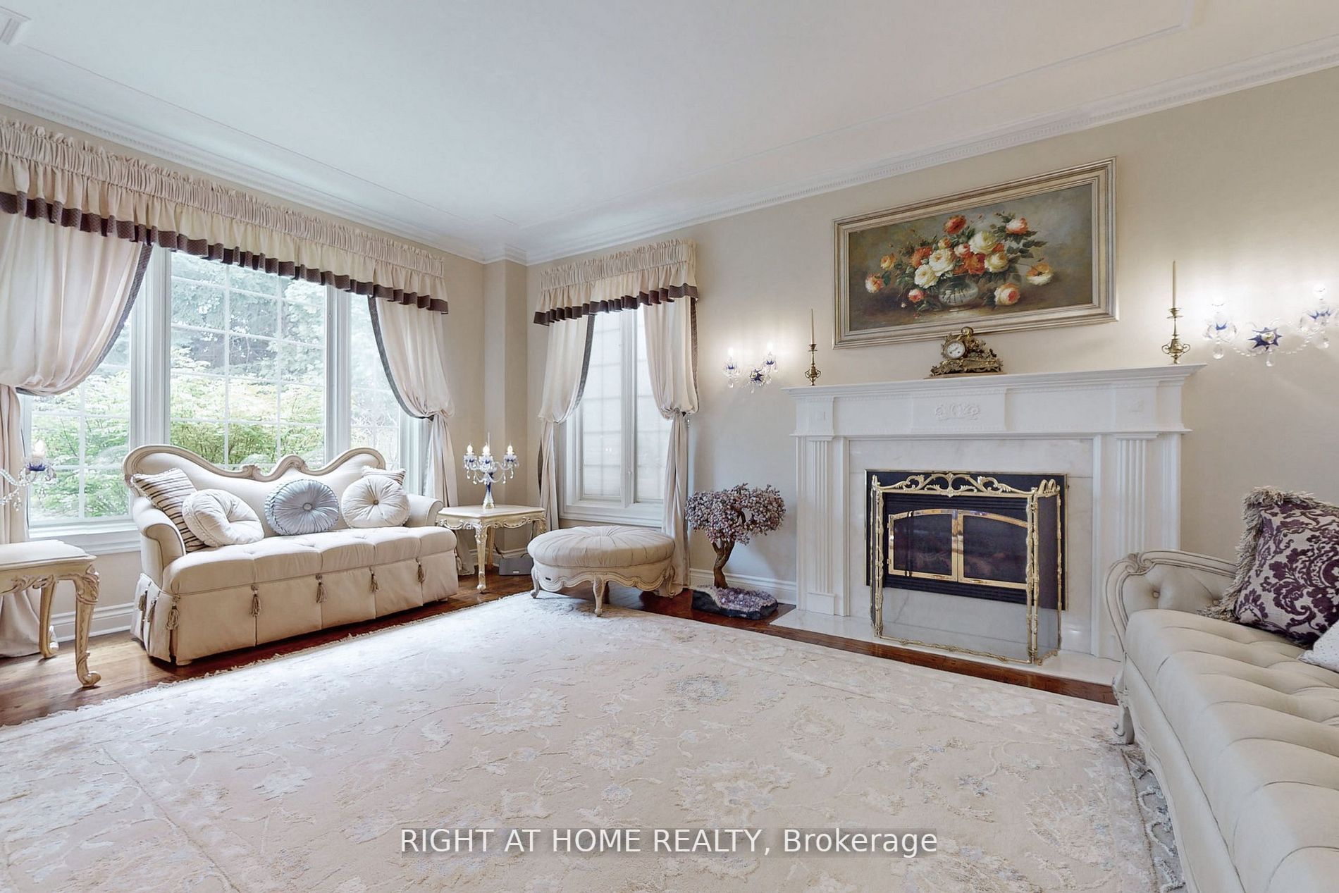 375 Lakeshore Road W
