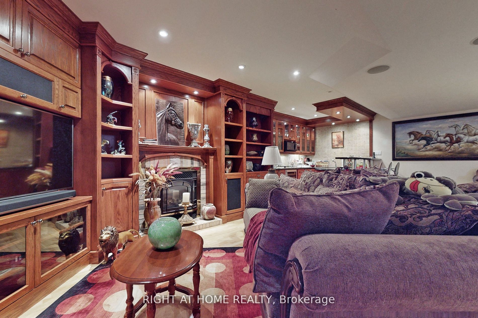 375 Lakeshore Road W