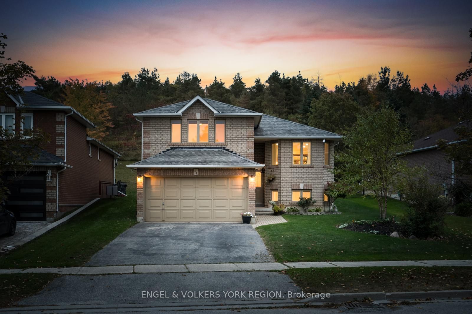 34 Sunkist Valley Road
