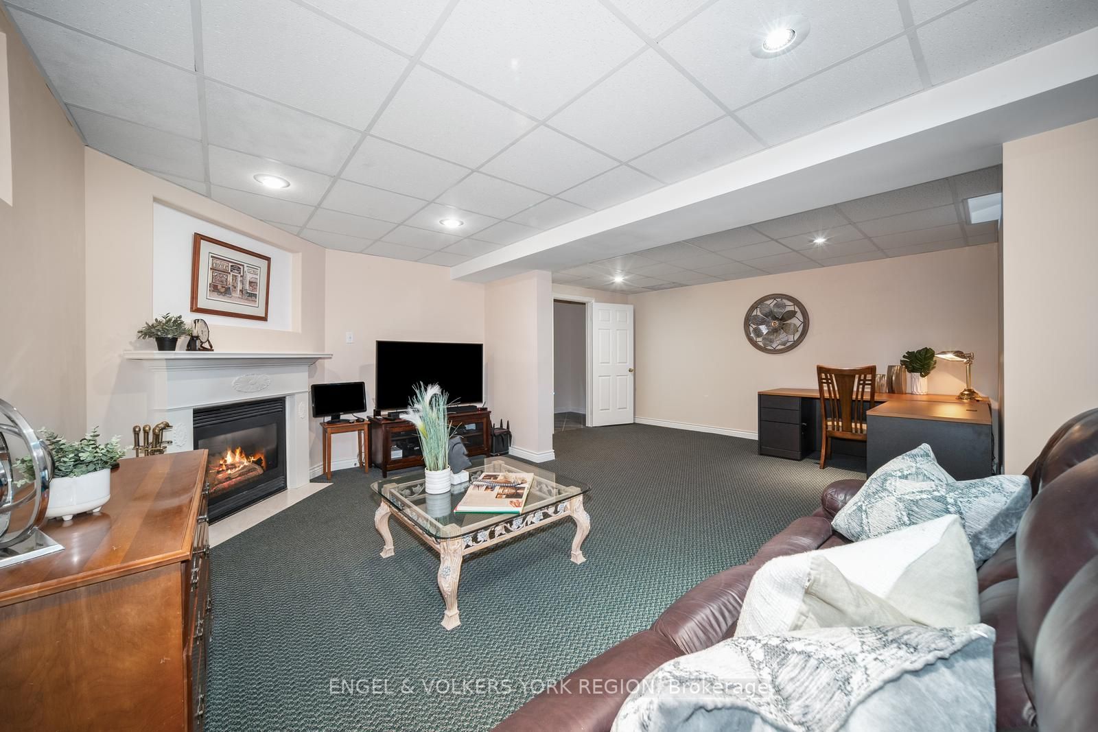 34 Sunkist Valley Road